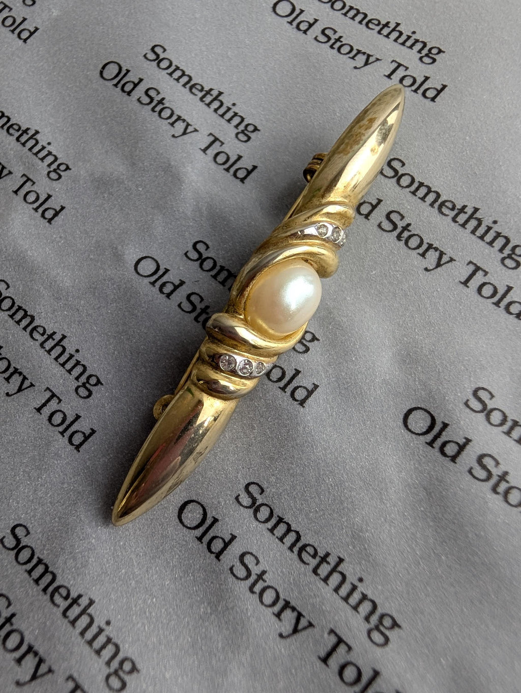 Signed Joan Rivers Gold Tone Torpedo Brooch | Faux Mabe Pearl Rhinestone Pin __etsy:7961289632