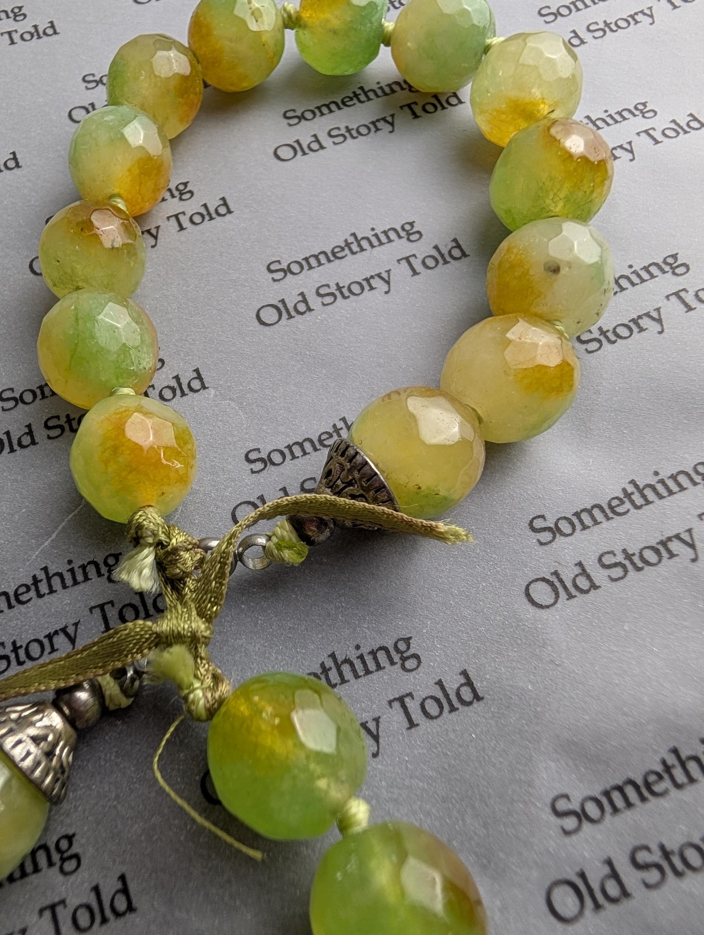 Vintage Faceted Dragon Vein Agate Bracelet | Green & Amber Gemstone Beads | Boho Hand-Knotted Jewelry __etsy:8003176462
