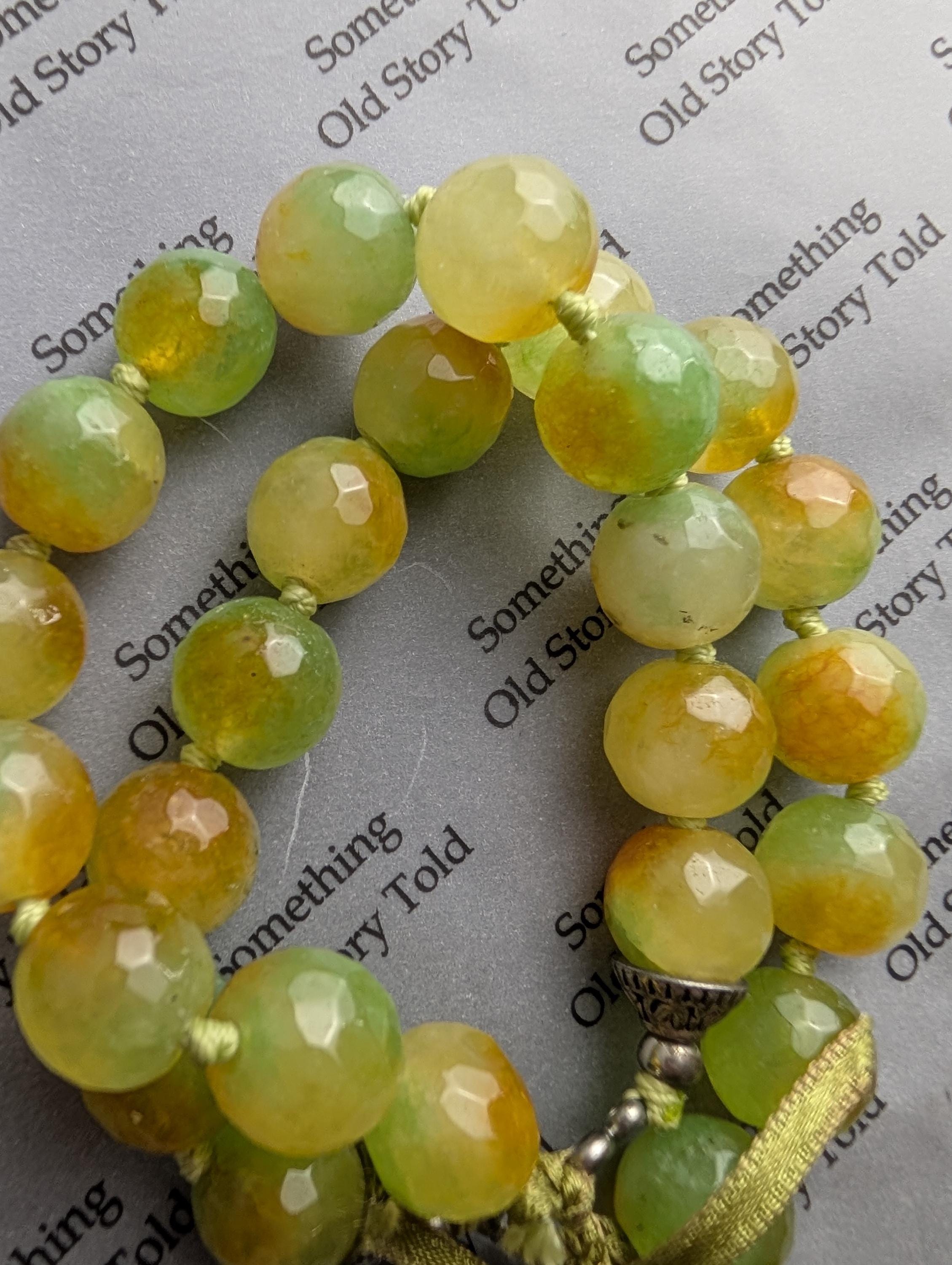 Vintage Faceted Dragon Vein Agate Bracelet | Green & Amber Gemstone Beads | Boho Hand-Knotted Jewelry __etsy:8051099391