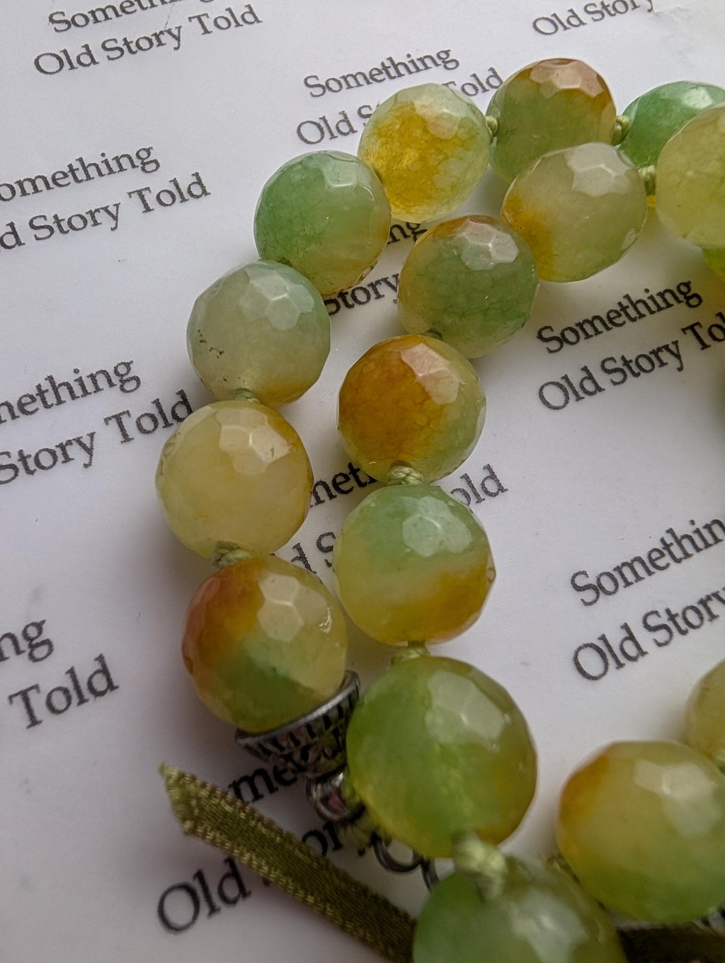 Vintage Faceted Dragon Vein Agate Bracelet | Green & Amber Gemstone Beads | Boho Hand-Knotted Jewelry __etsy:8051099399