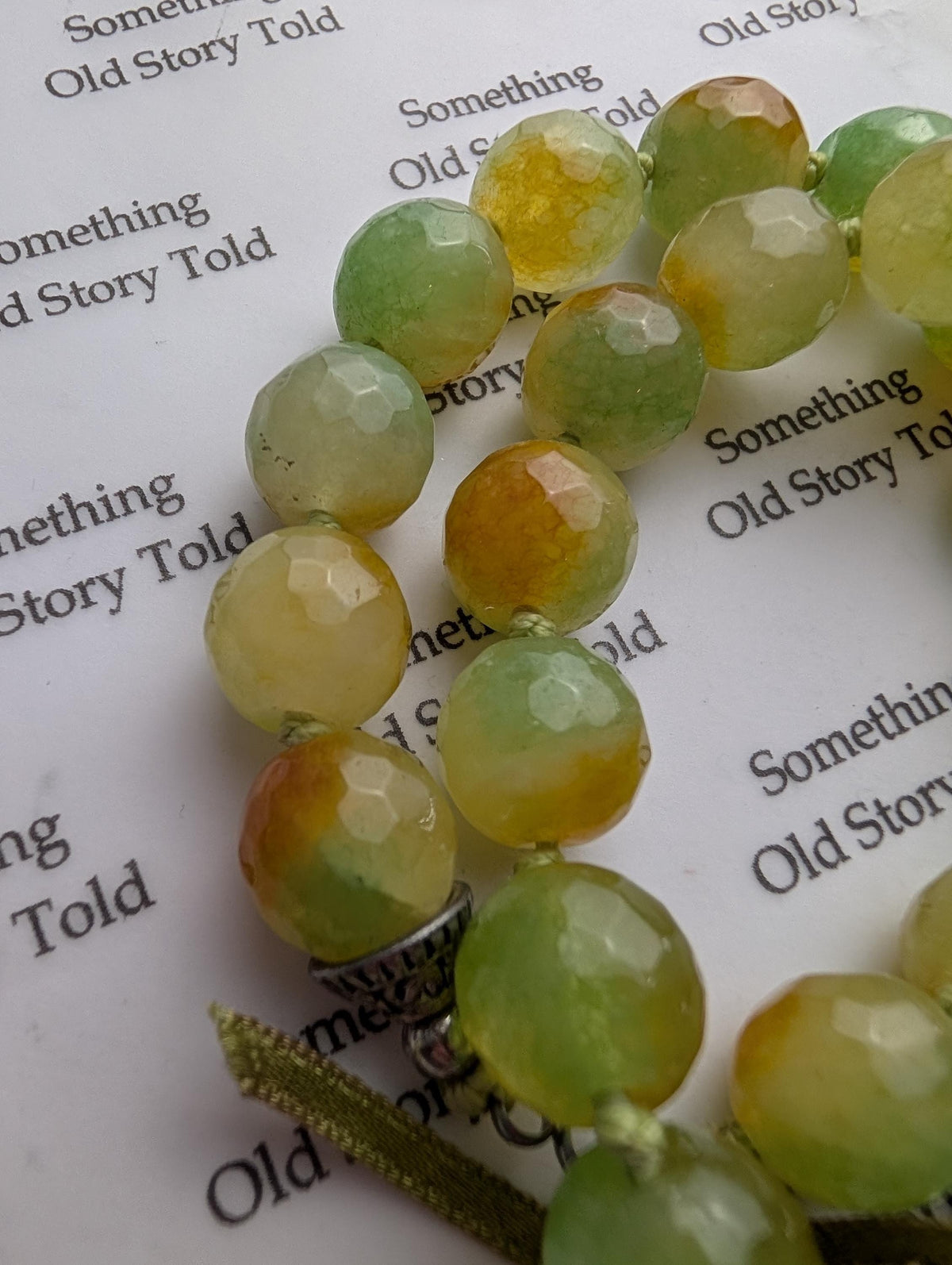 Vintage Faceted Dragon Vein Agate Bracelet | Green & Amber Gemstone Beads | Boho Hand-Knotted Jewelry __etsy:8051099399