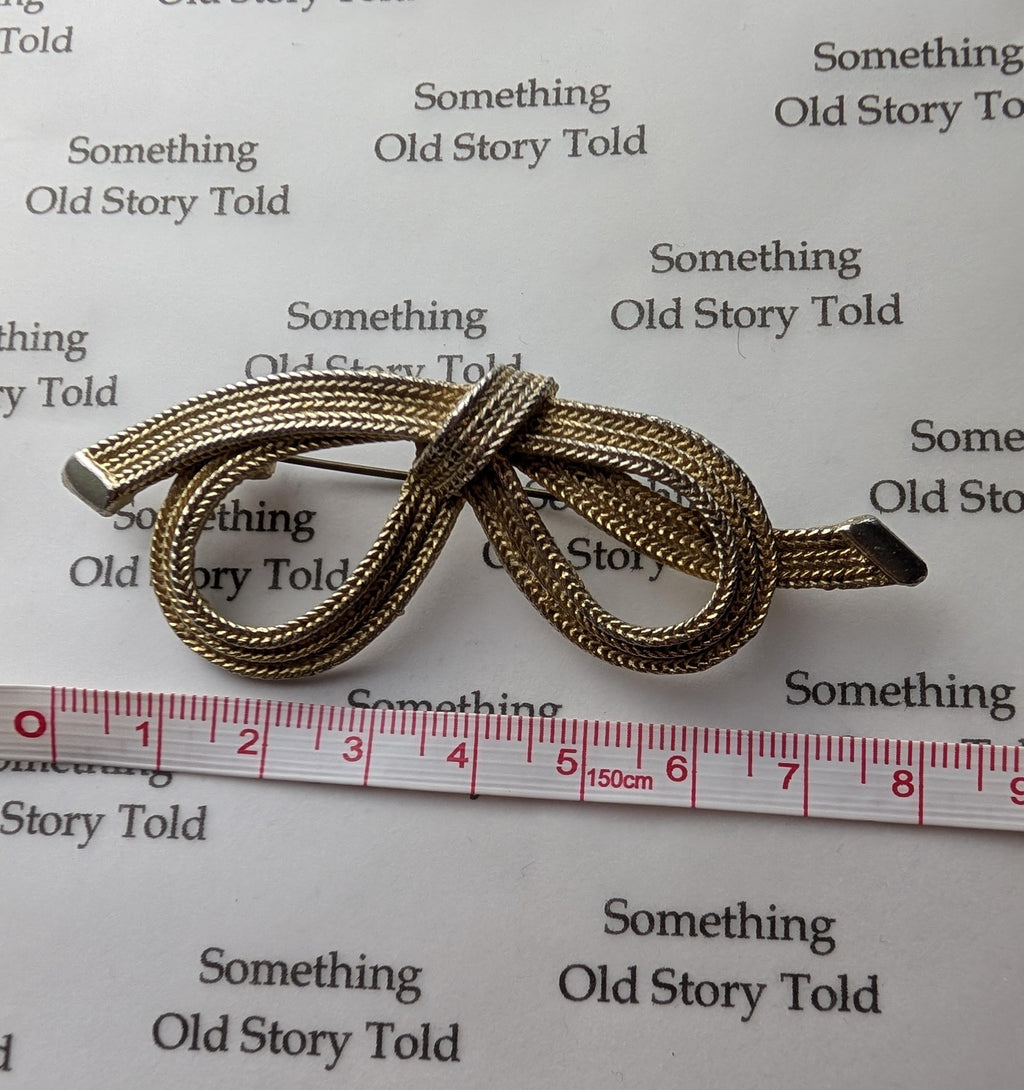 Vintage Gold Tone Brooch Set – Textured Bow & Sculptural Wing Pin – Mid Century Costume Jewellery __etsy:8012949455
