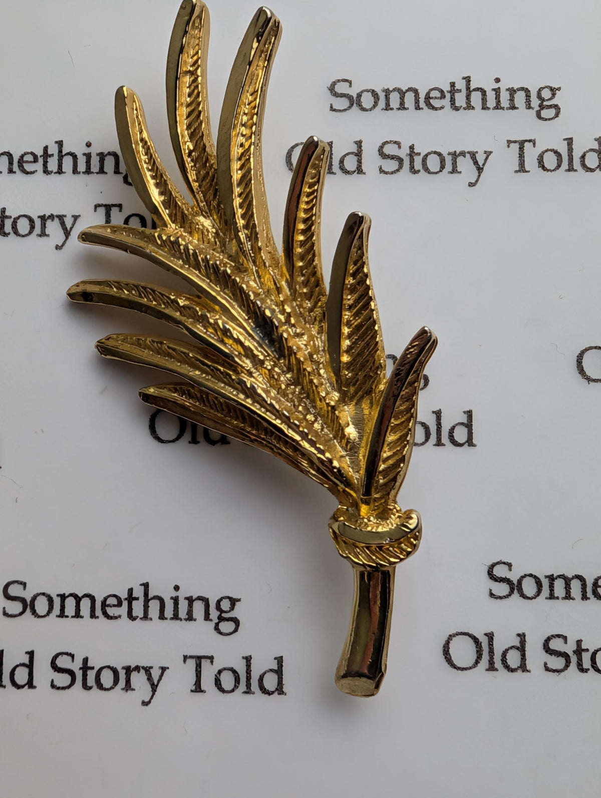 Vintage Gold Tone Leaf & Feather Brooch Set – Avon, La Redoute Costume Jewelry __etsy:7934961988