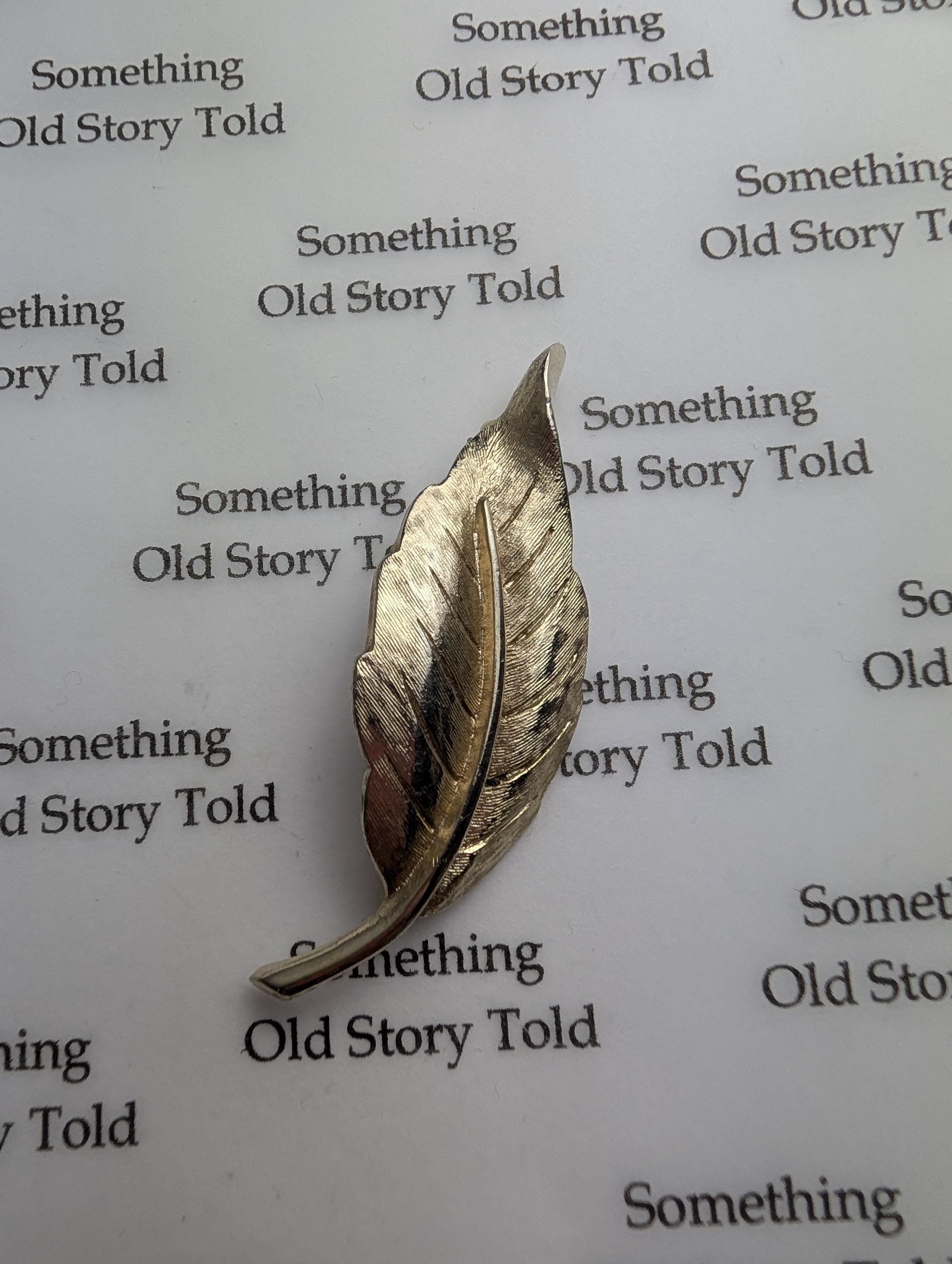 Vintage Gold Tone Leaf & Feather Brooch Set – Avon, La Redoute Costume Jewelry __etsy:7934961982