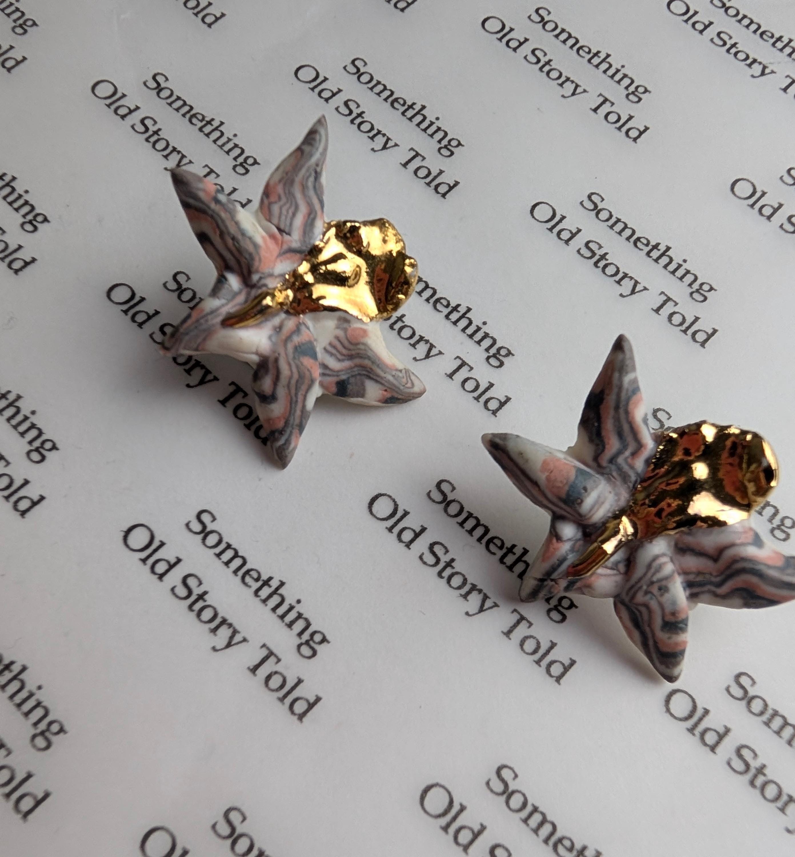 Vintage Maralyn Reed Wood Shards Porcelain Orchid Earrings, Hand Coloured Agate Studio Pottery Studs 22ct Gold Lustre, Signed Collectible __etsy:8176218863