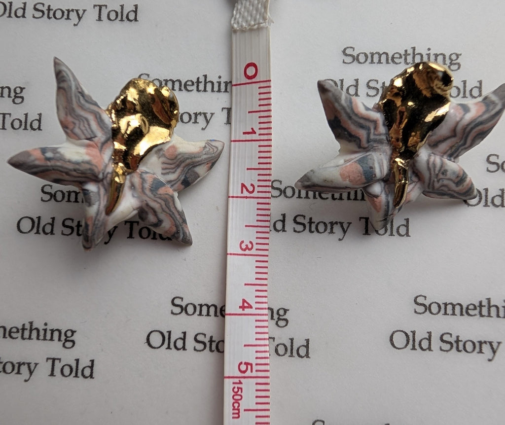 Vintage Maralyn Reed Wood Shards Porcelain Orchid Earrings, Hand Coloured Agate Studio Pottery Studs 22ct Gold Lustre, Signed Collectible __etsy:8128305486