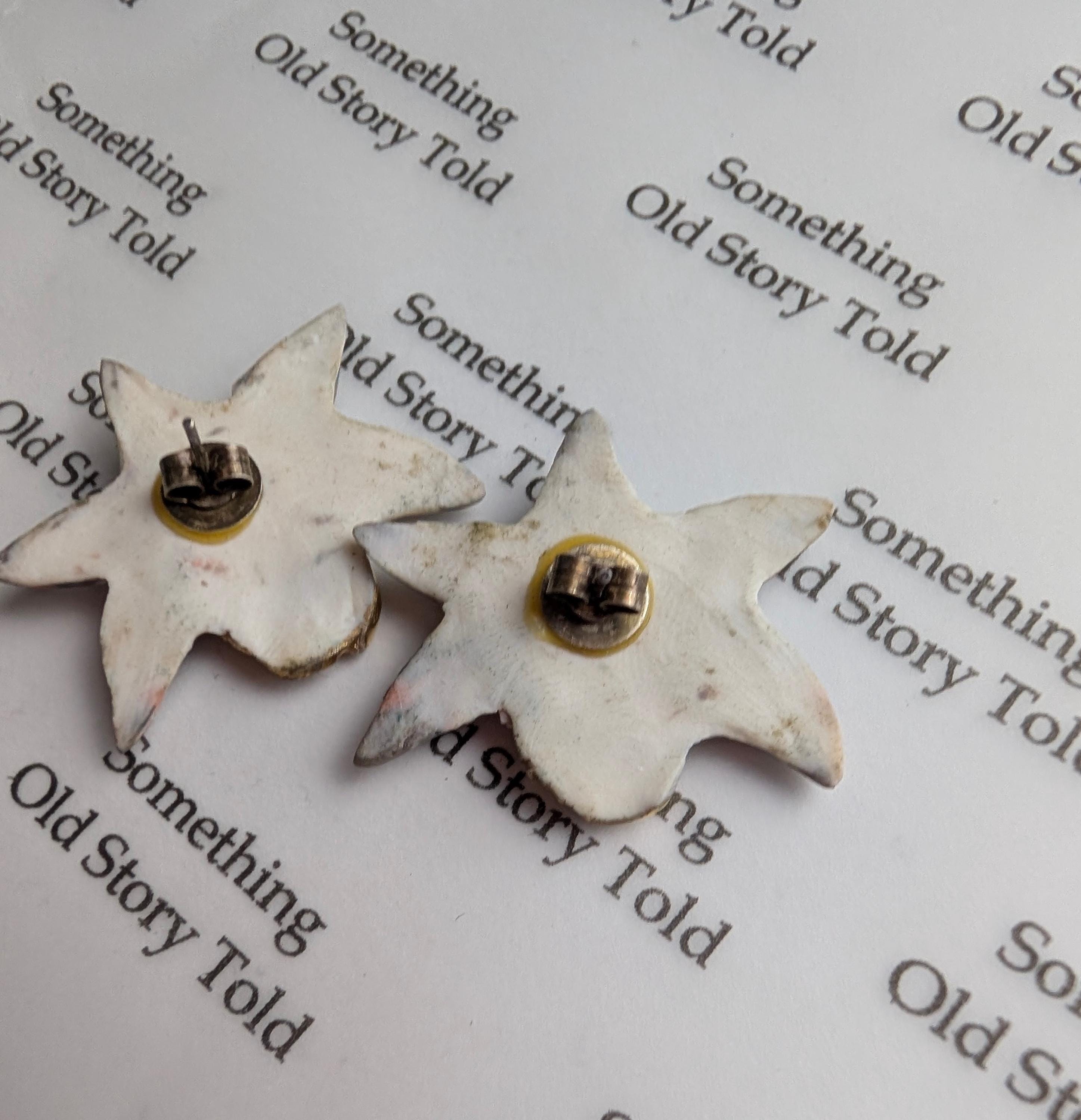 Vintage Maralyn Reed Wood Shards Porcelain Orchid Earrings, Hand Coloured Agate Studio Pottery Studs 22ct Gold Lustre, Signed Collectible __etsy:8128305534