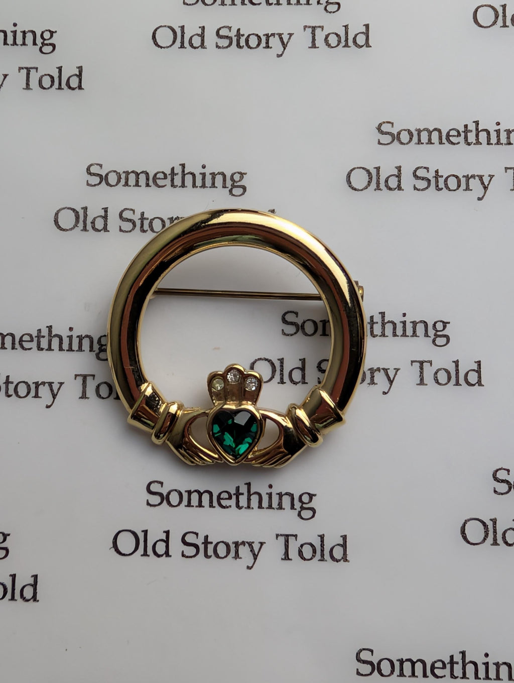 Vintage Sol D’or Claddagh Brooch: Emerald Green Heart, Gold Plated Irish Pin __etsy:7989029004