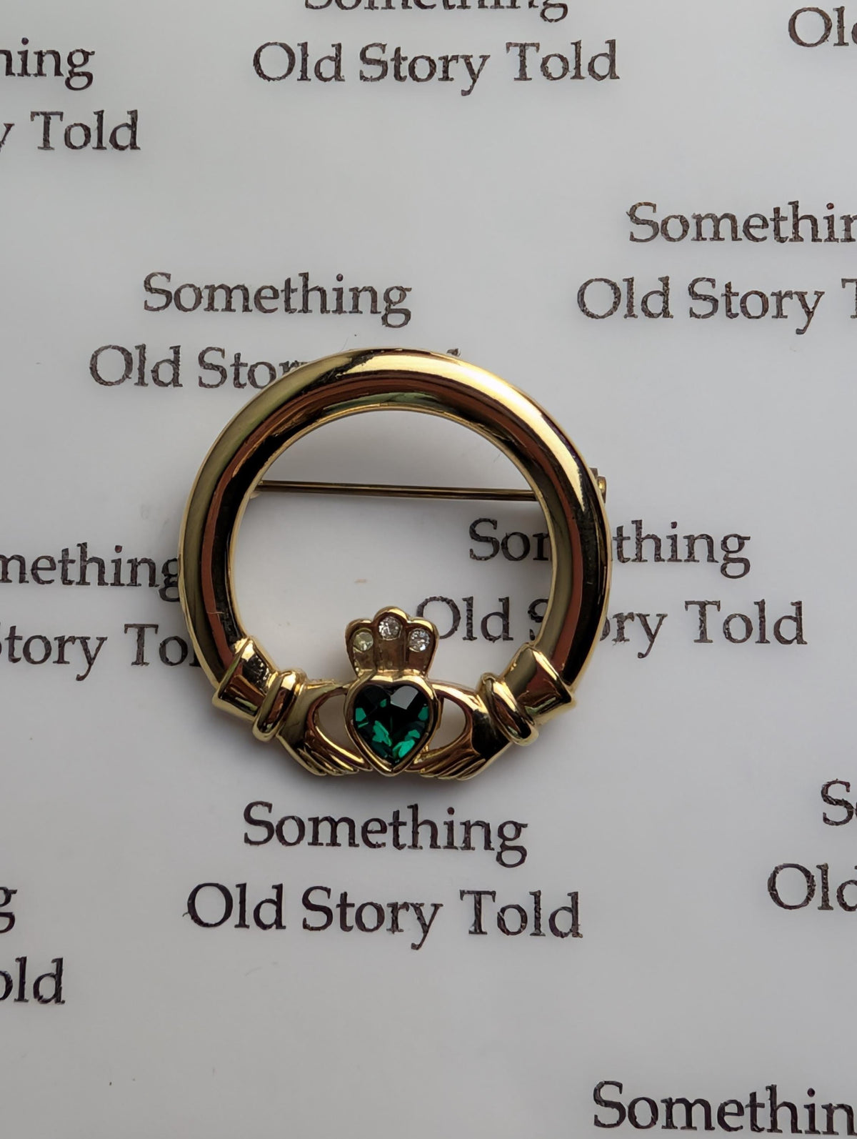 Vintage Sol D’or Claddagh Brooch: Emerald Green Heart, Gold Plated Irish Pin __etsy:7989029004