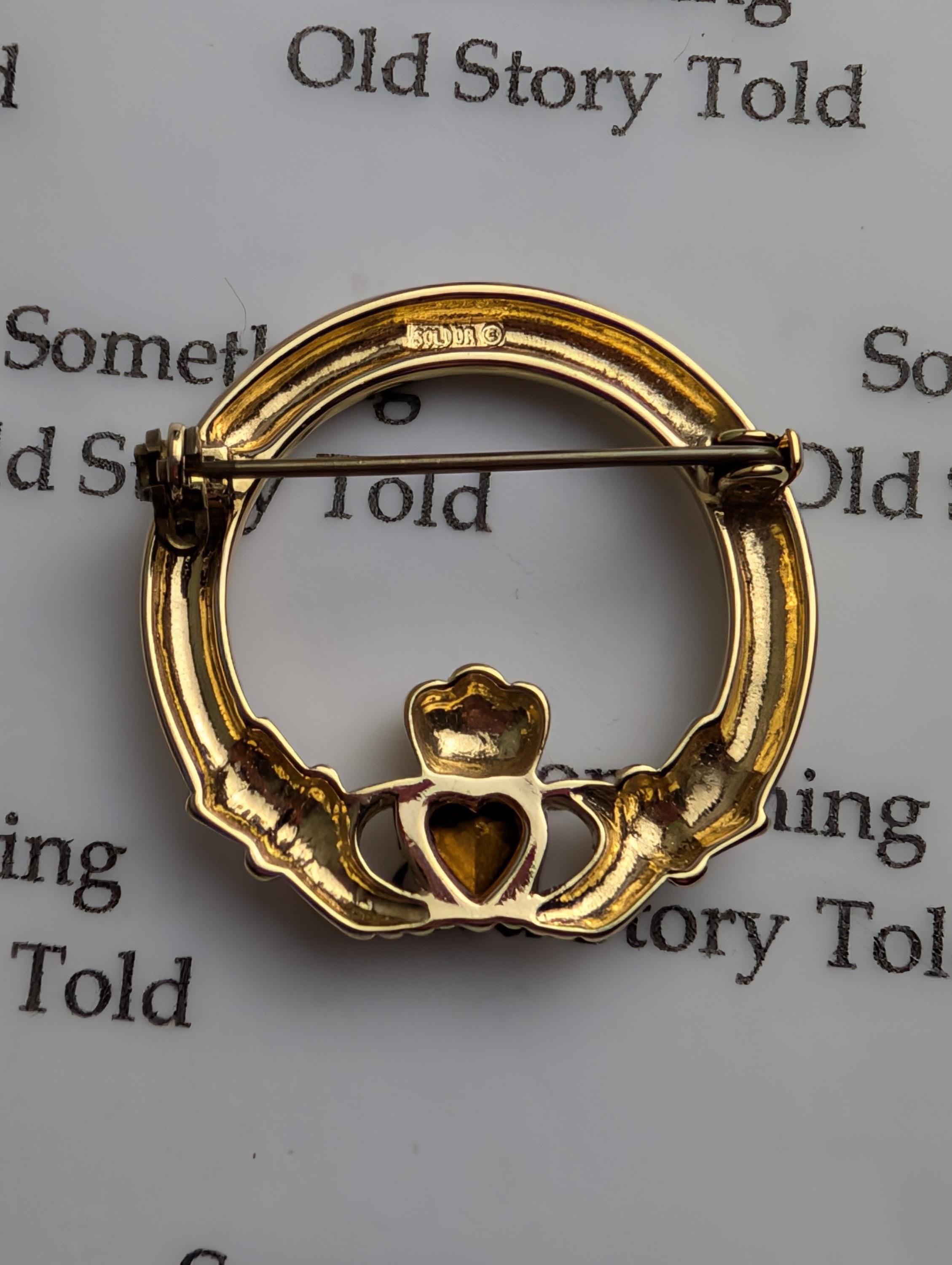 Vintage Sol D’or Claddagh Brooch: Emerald Green Heart, Gold Plated Irish Pin __etsy:7989029010