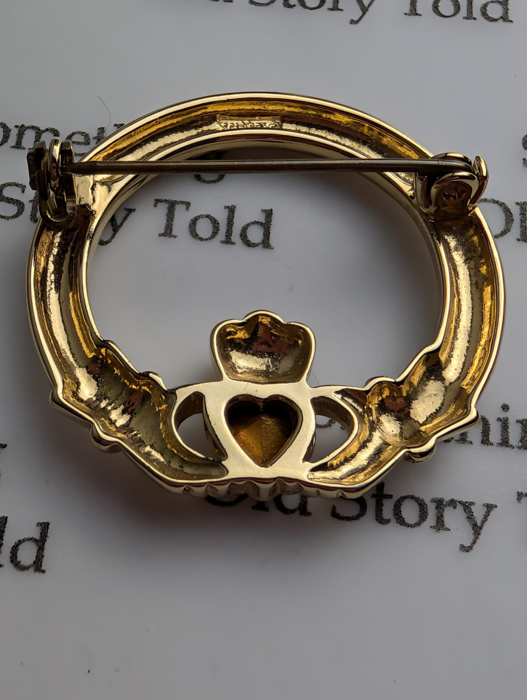Vintage Sol D’or Claddagh Brooch: Emerald Green Heart, Gold Plated Irish Pin __etsy:7989029050