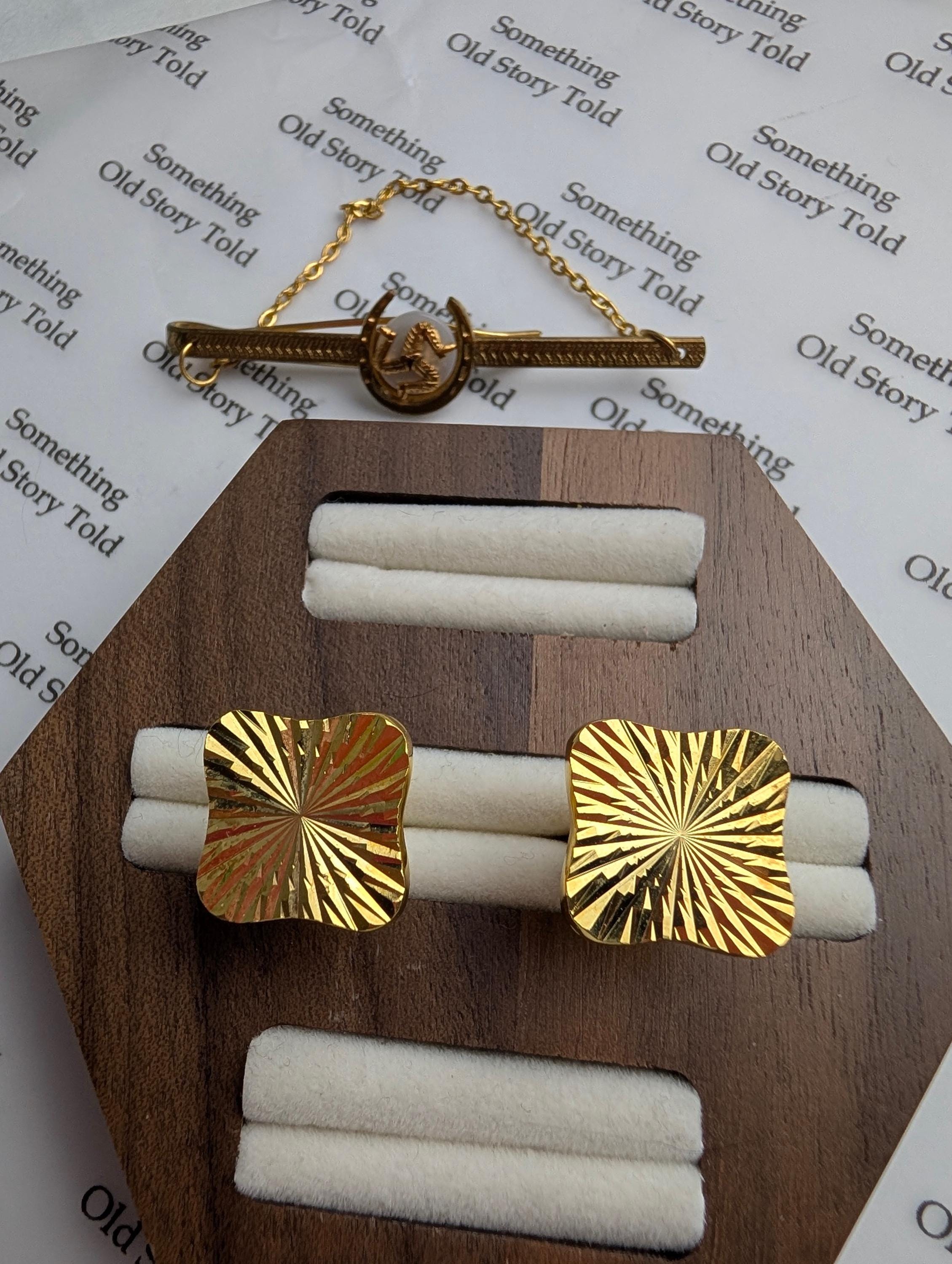 Vintage 1960s Gold Plated Cufflinks Tie Pin, Isle of Man Triskelion Mother of Pearl __etsy:8081912948