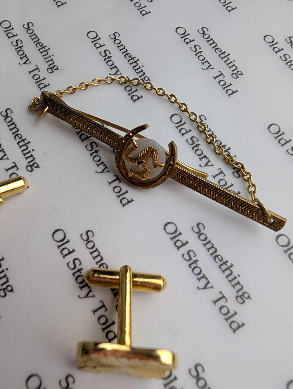 Vintage 1960s Gold Plated Cufflinks Tie Pin, Isle of Man Triskelion Mother of Pearl __etsy:8081912934