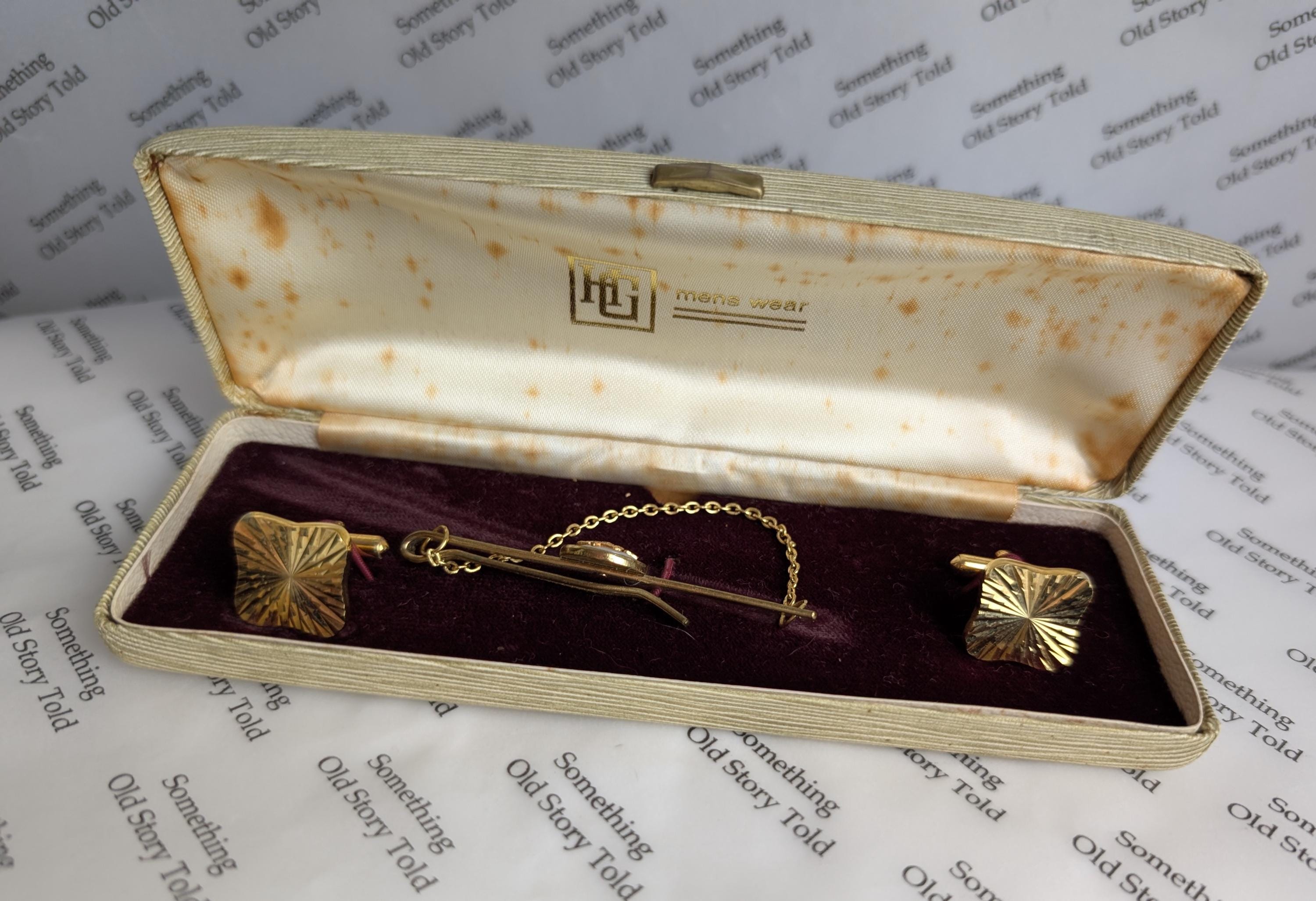 Vintage 1960s Gold Plated Cufflinks Tie Pin, Isle of Man Triskelion Mother of Pearl __etsy:8081912874