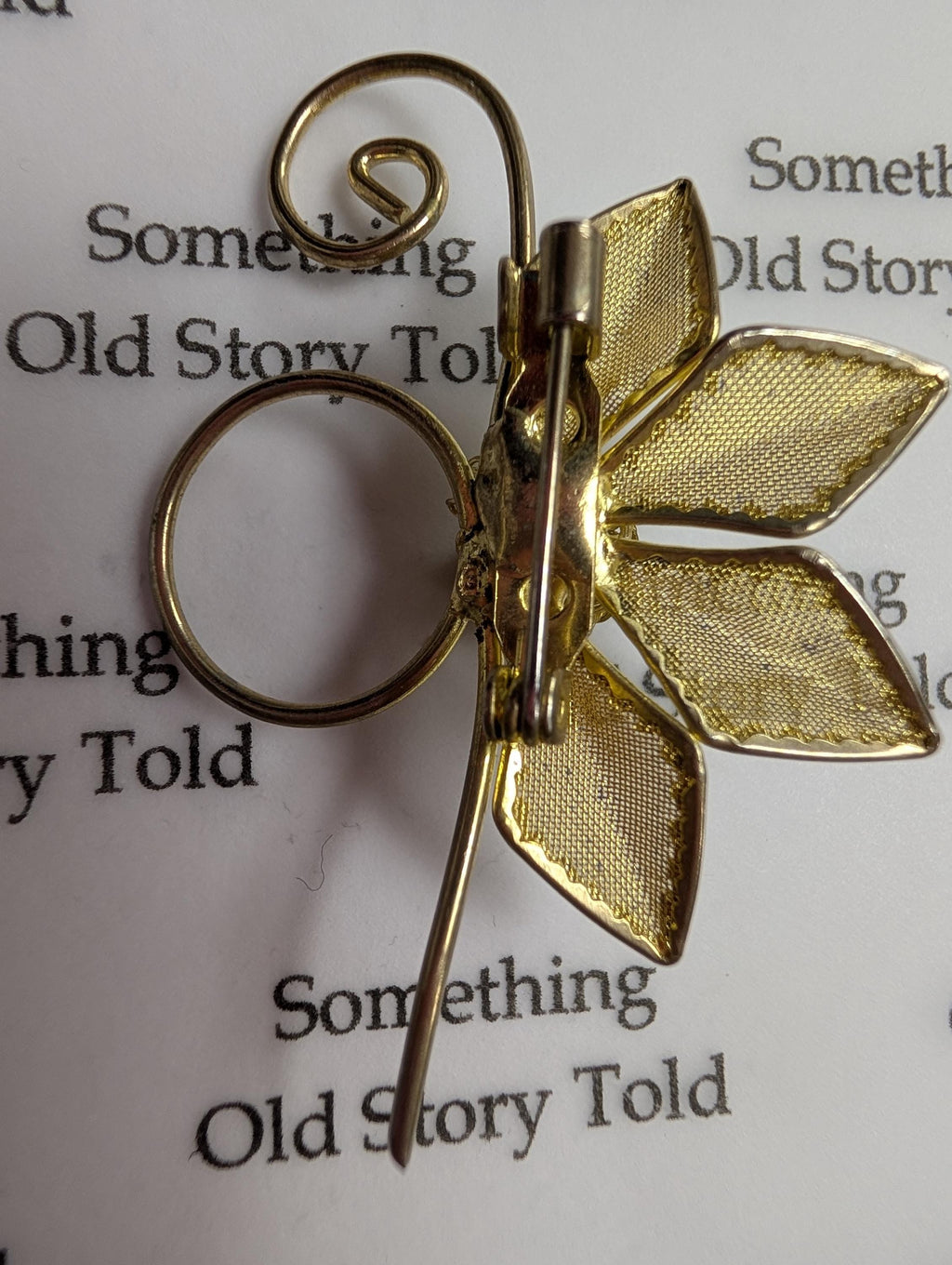 Vintage 1960s Gold Tone Floral Brooch Bundle - Mesh Leaf & Wirework Pearl Flower Pin - Safety Chain Included __etsy:7940078406