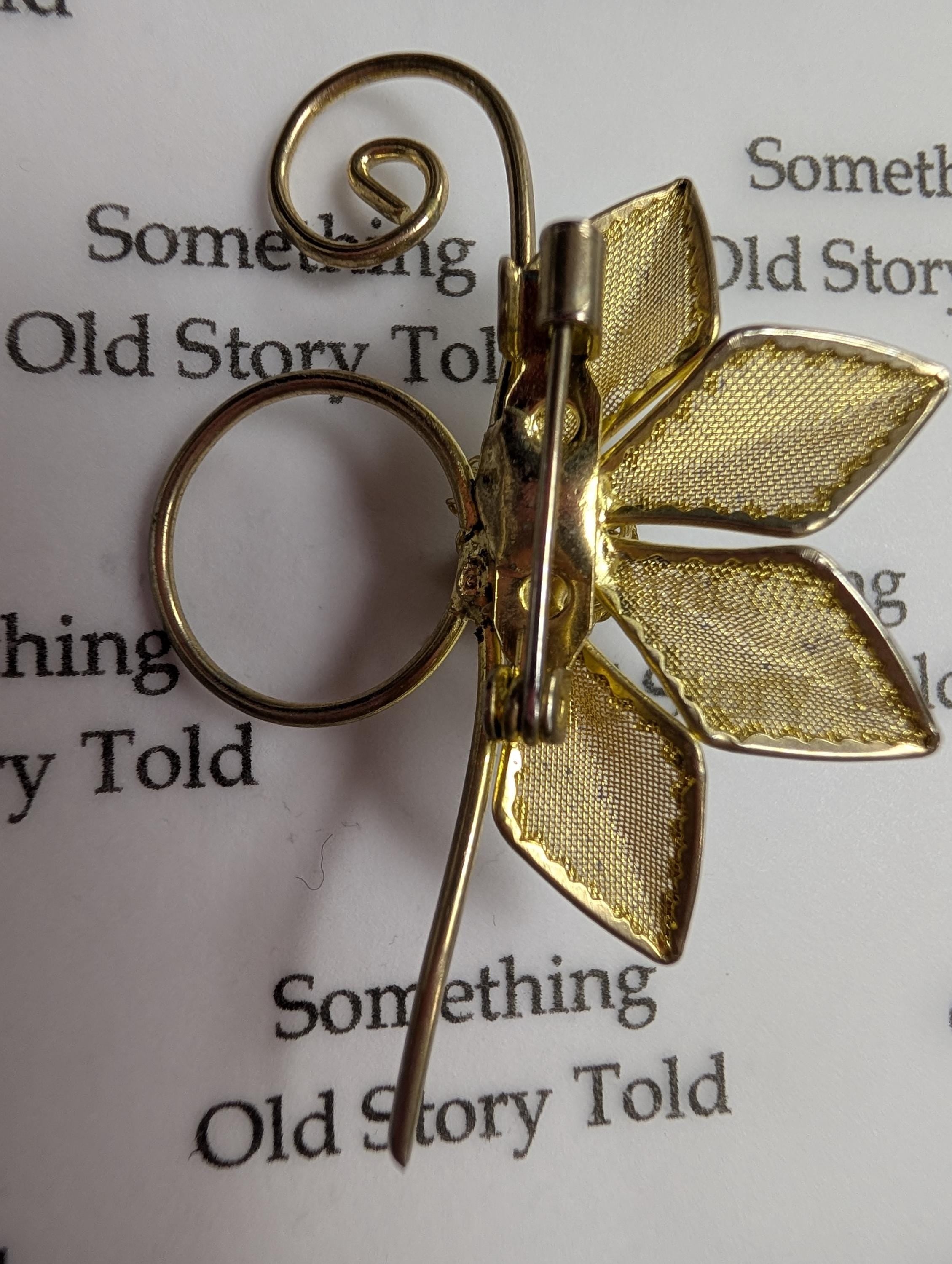 Vintage 1960s Gold Tone Floral Brooch Bundle - Mesh Leaf & Wirework Pearl Flower Pin - Safety Chain Included __etsy:7940078406