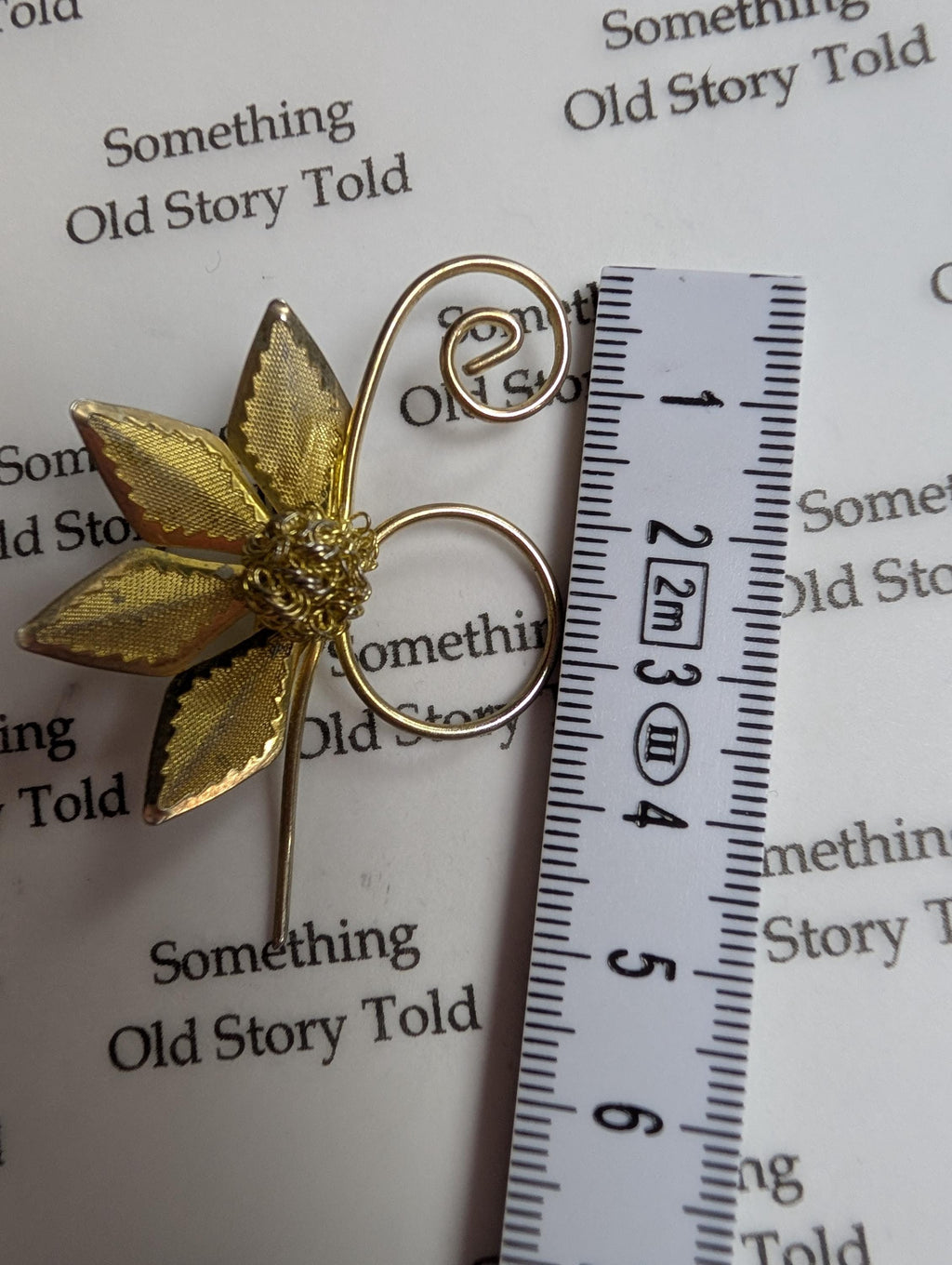 Vintage 1960s Gold Tone Floral Brooch Bundle - Mesh Leaf & Wirework Pearl Flower Pin - Safety Chain Included __etsy:7940078370