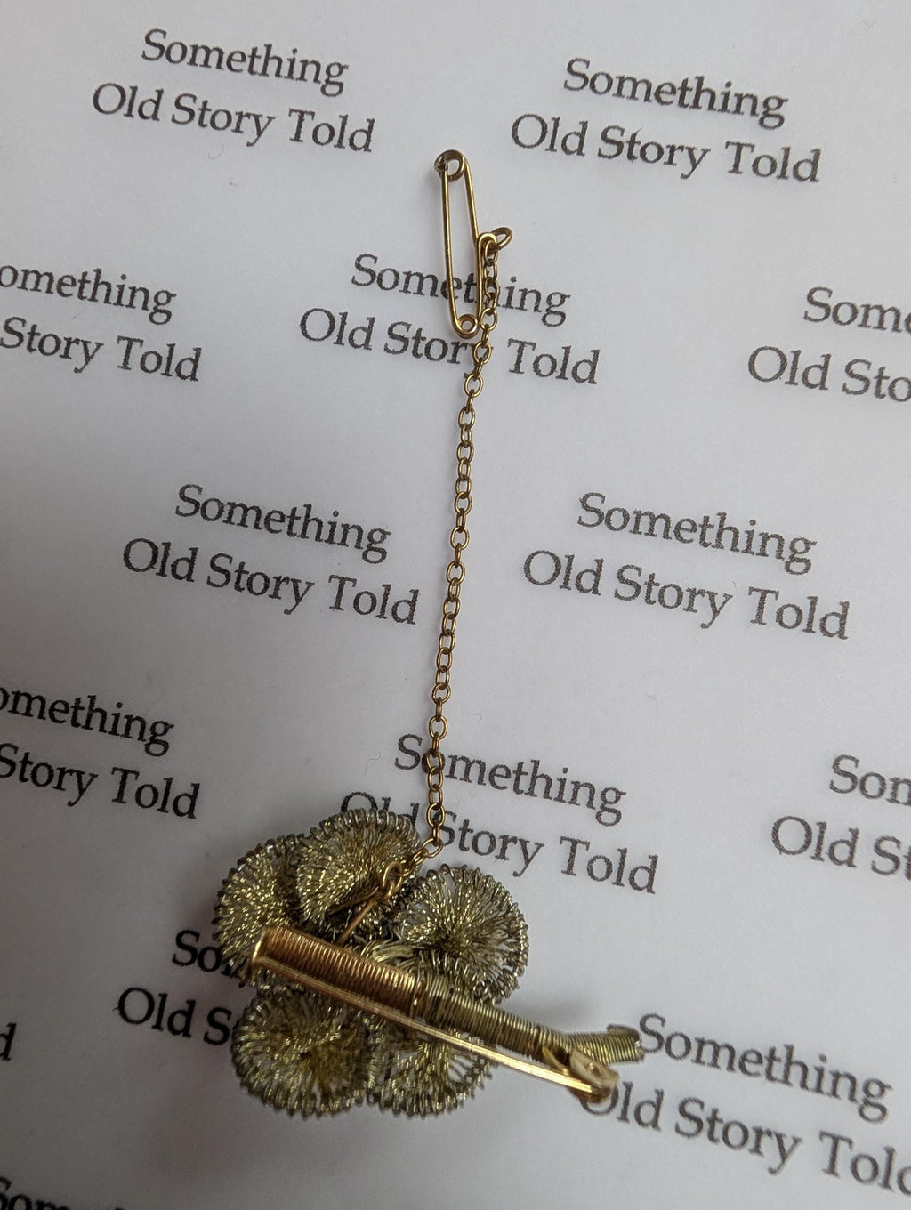 Vintage 1960s Gold Tone Floral Brooch Bundle - Mesh Leaf & Wirework Pearl Flower Pin - Safety Chain Included __etsy:7988037165