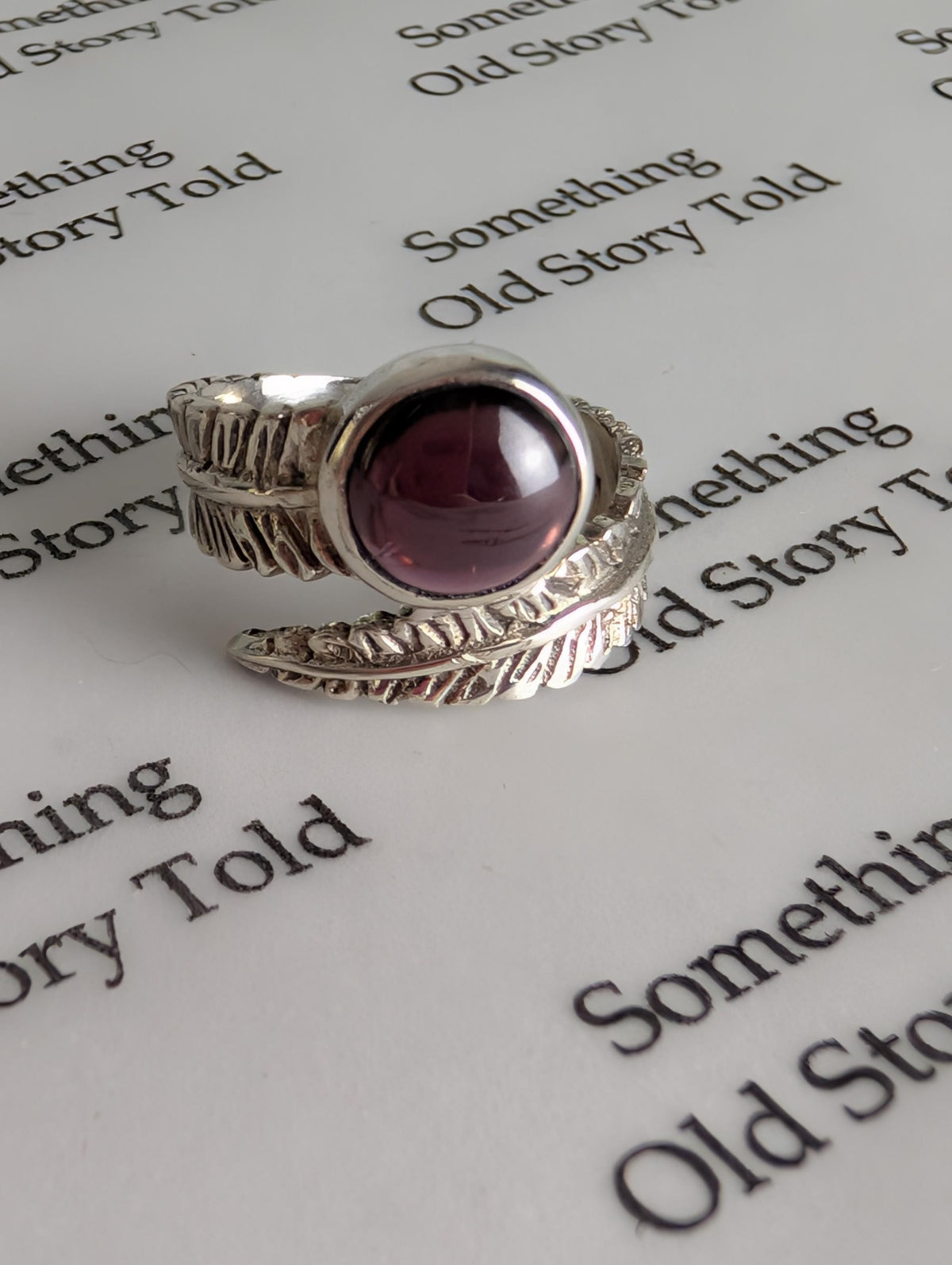 Vintage 90s Sterling Silver Feather Ring with Garnet, Textured Bypass Wrap Ring, Deep Purple Cabochon Gemstone Boho Statement Ring __etsy:8183049819