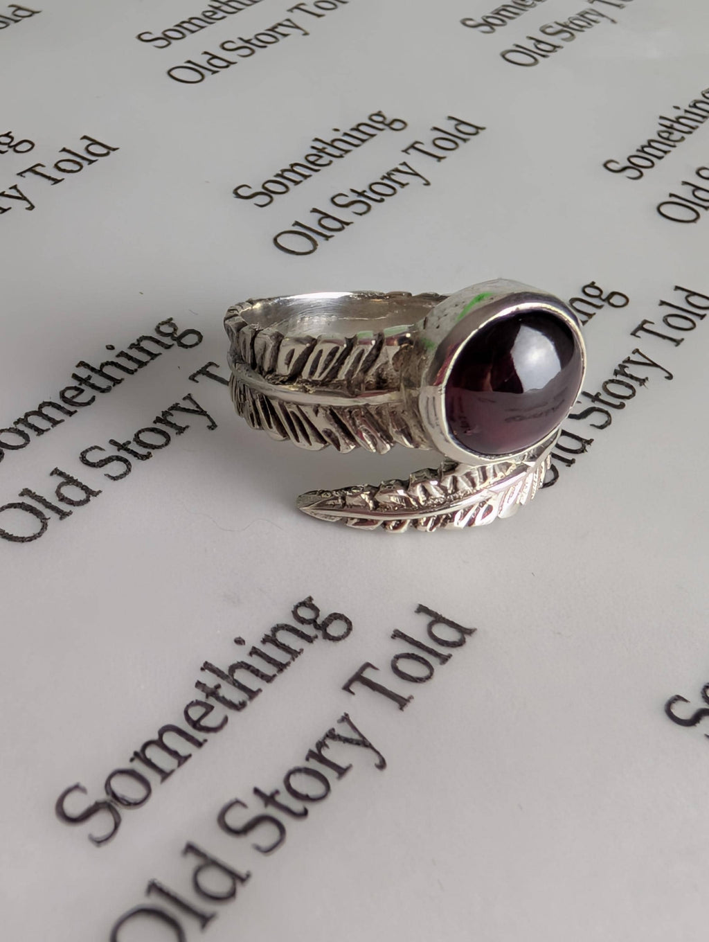 Vintage 90s Sterling Silver Feather Ring with Garnet, Textured Bypass Wrap Ring, Deep Purple Cabochon Gemstone Boho Statement Ring __etsy:8135155184