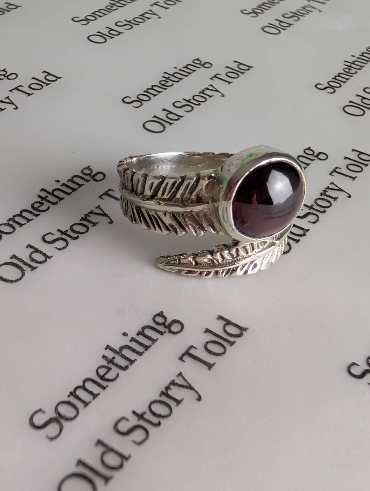 Vintage 90s Sterling Silver Feather Ring with Garnet, Textured Bypass Wrap Ring, Deep Purple Cabochon Gemstone Boho Statement Ring __etsy:8135155184