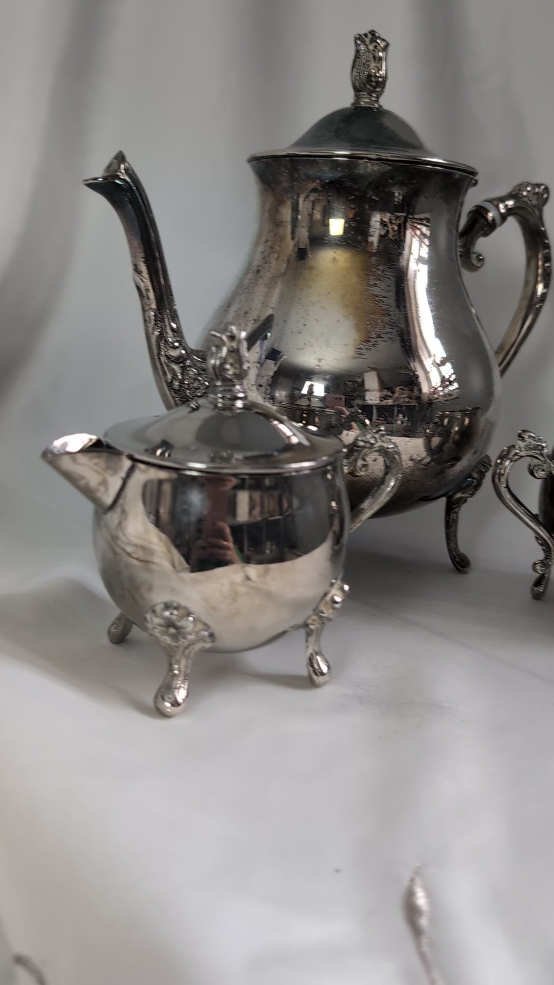 Vintage Sheffield Silver Plated 3-Piece Tea Service – Rococo Style Teapot, Lidded Sugar Bowl & Milk Jug on Cabriole Feet