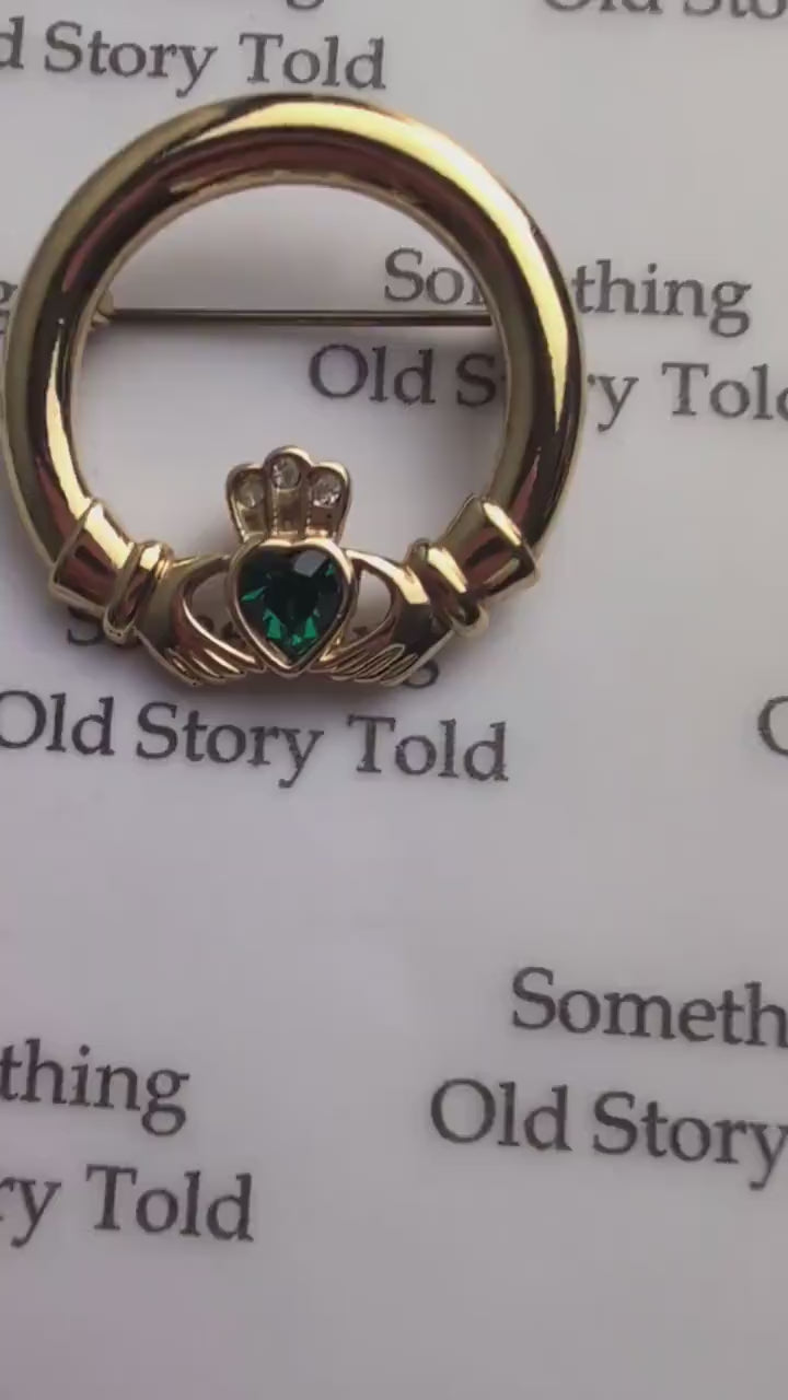 Vintage Sol D’or Claddagh Brooch: Emerald Green Heart, Gold Plated Irish Pin