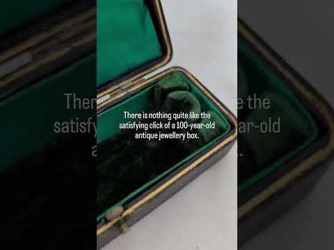 Antique Victorian Tooled Leather Brooch Box – Circa 1890s Fitted Bar Pin Case with Emerald Green Velvet & Silk Lining