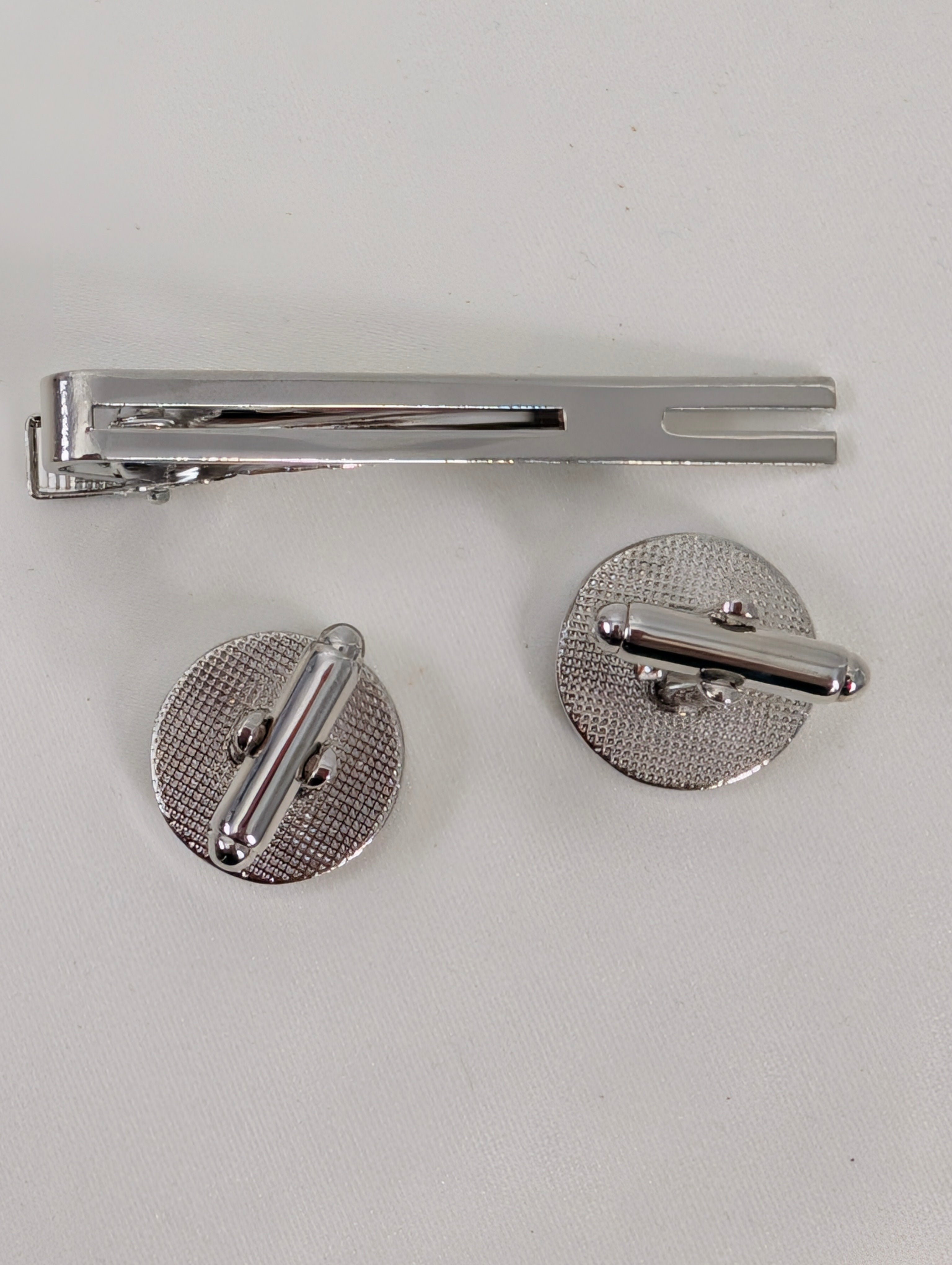 Vintage Style Bulldog Cufflinks and Tie Clip Set, Novelty Mens Dog Cufflinks Tie Bar Gift Boxed, Silver Tone Groom Groomsmen Wedding