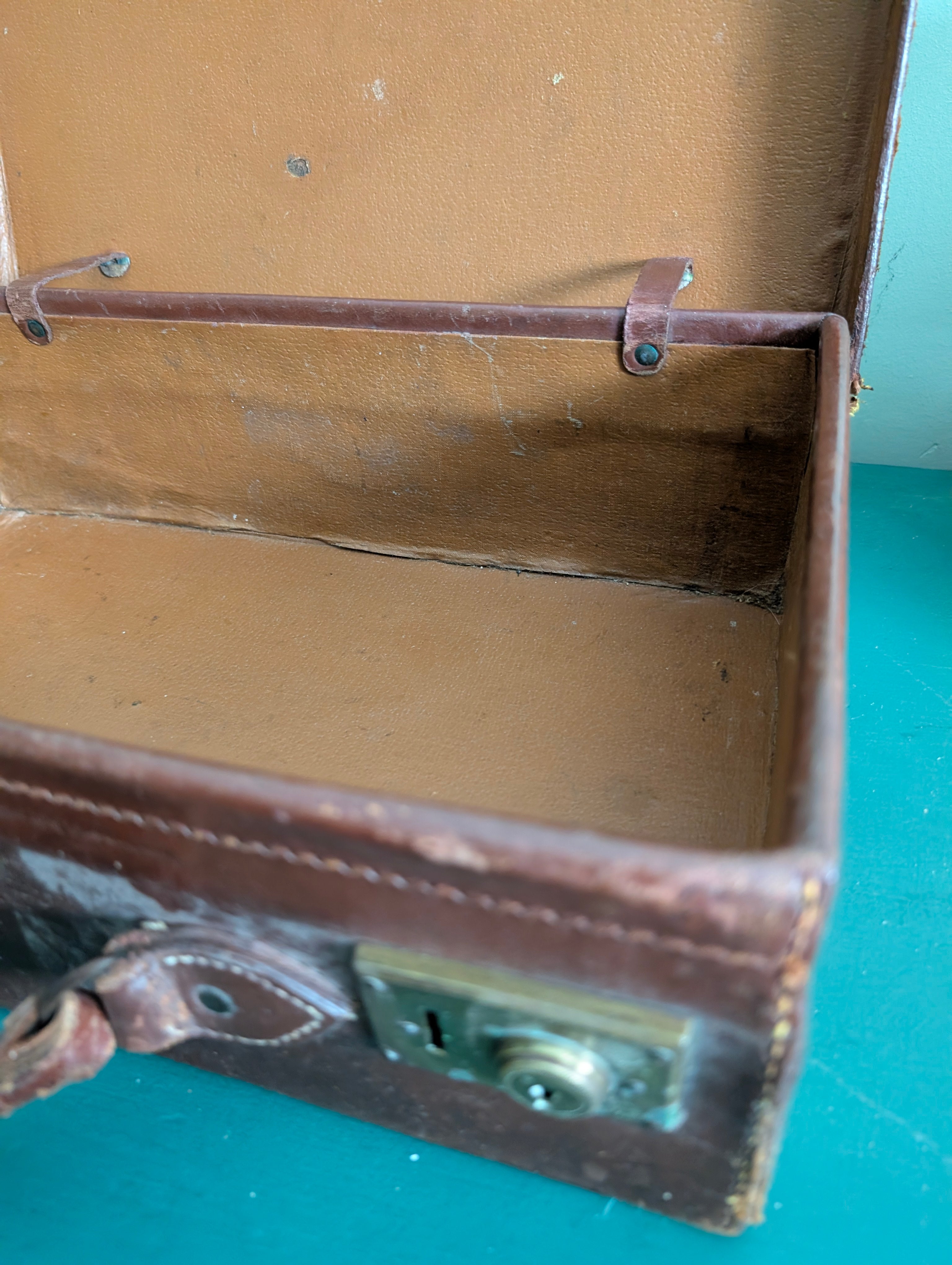 Antique Leather Suitcase 1920s Small Overnight Case, Initialled Queenie Dear Eltham London, Vintage Prop Luggage