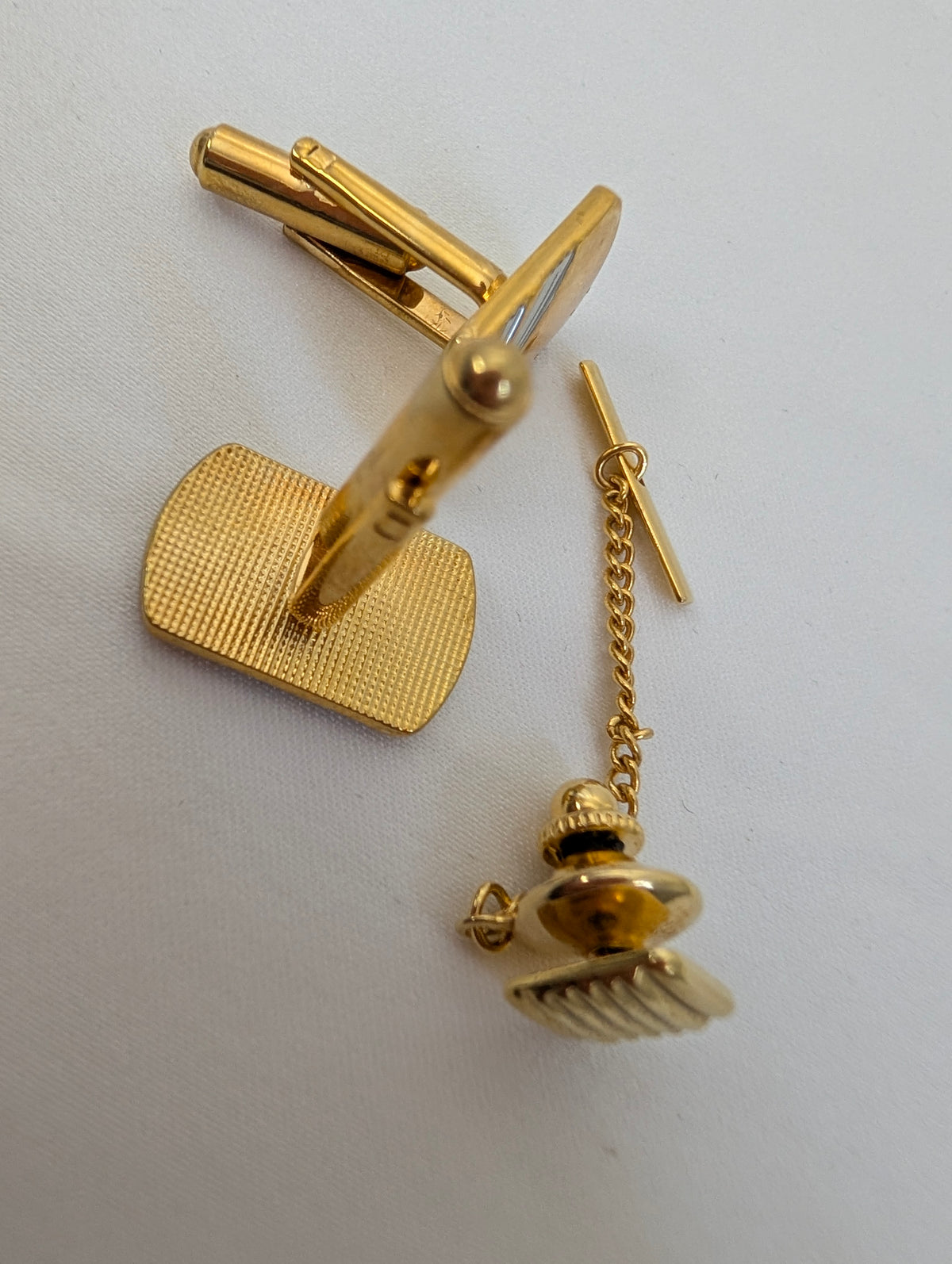 Vintage Two-Tone Gold & Silver Diagonal Stripe Cufflinks and Tie Tac Set – Classic Mid-Century Menswear Set in Gift Box