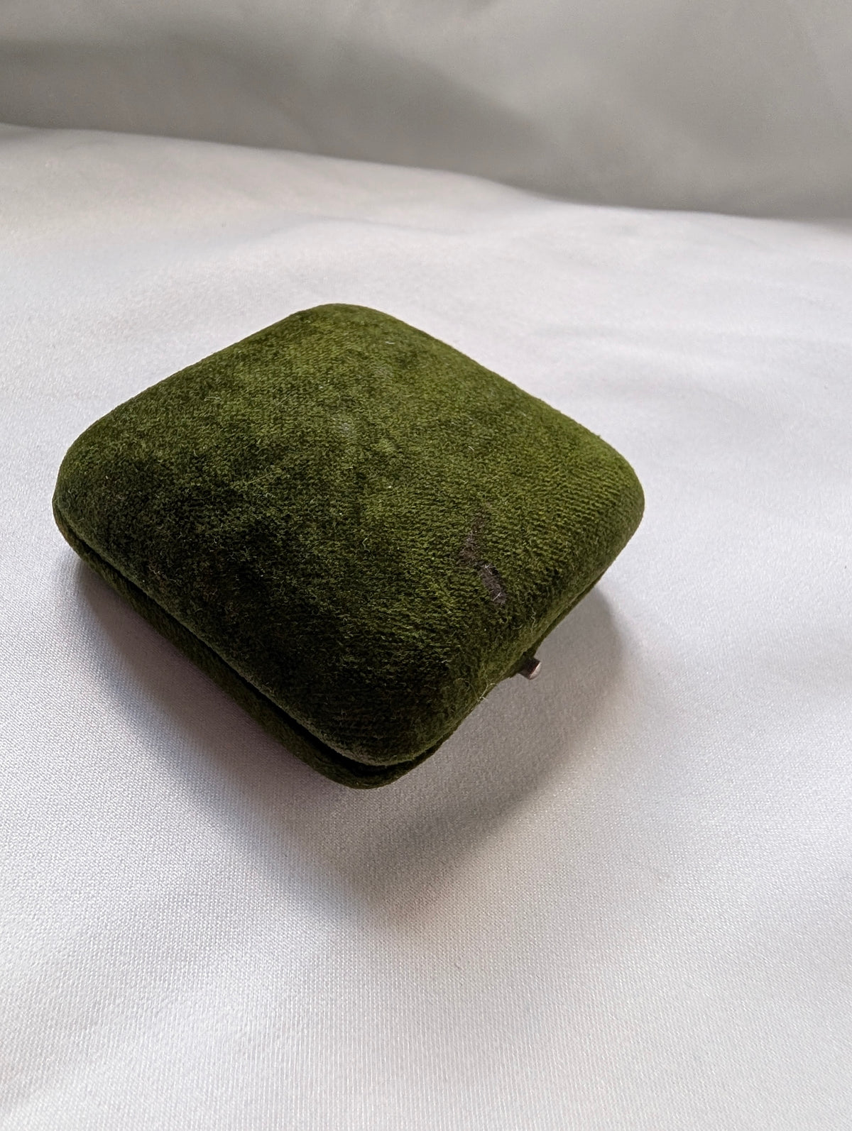 Antique Green Velvet Jewellery Box, Edwardian Push Button Trinket Case, Peach Velvet & Cream Silk Lining, Vintage Display Presentation Box