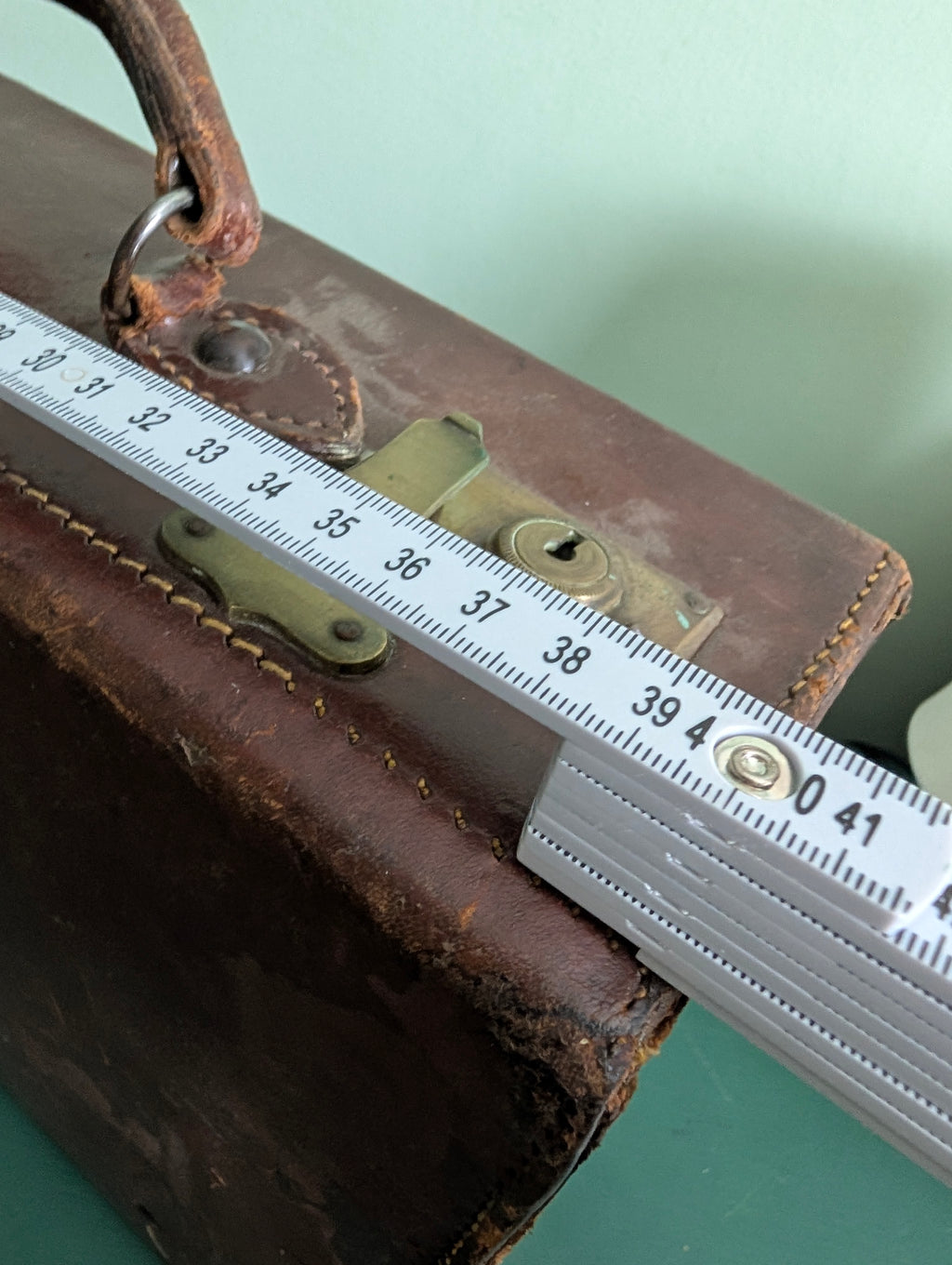 Antique Leather Suitcase 1920s Small Overnight Case, Initialled Queenie Dear Eltham London, Vintage Prop Luggage