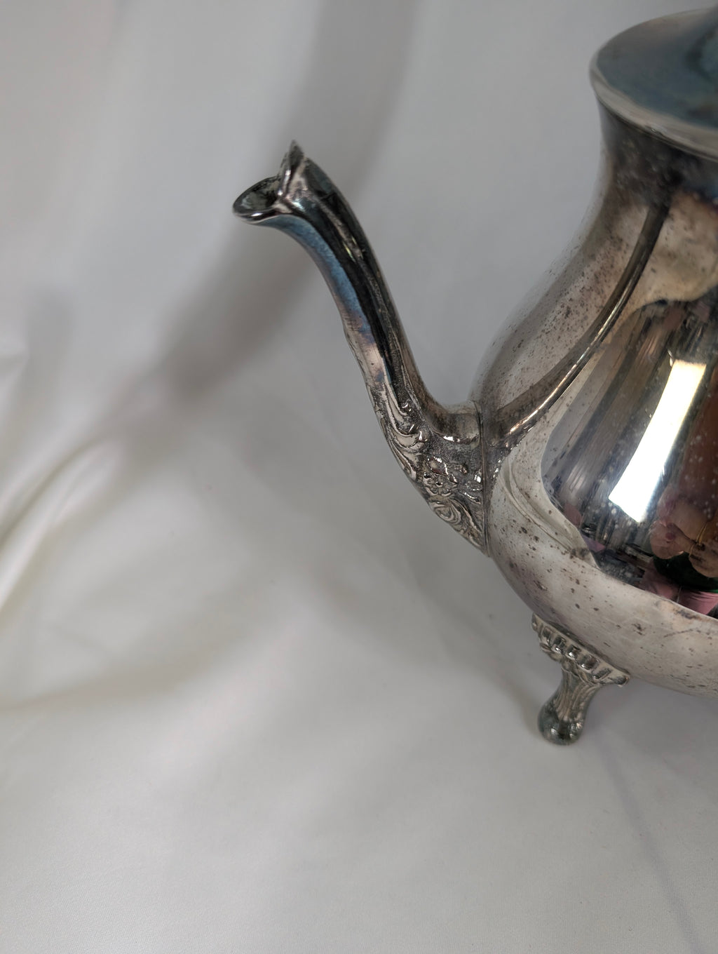 Vintage Sheffield Silver Plated 3-Piece Tea Service – Rococo Style Teapot, Lidded Sugar Bowl & Milk Jug on Cabriole Feet