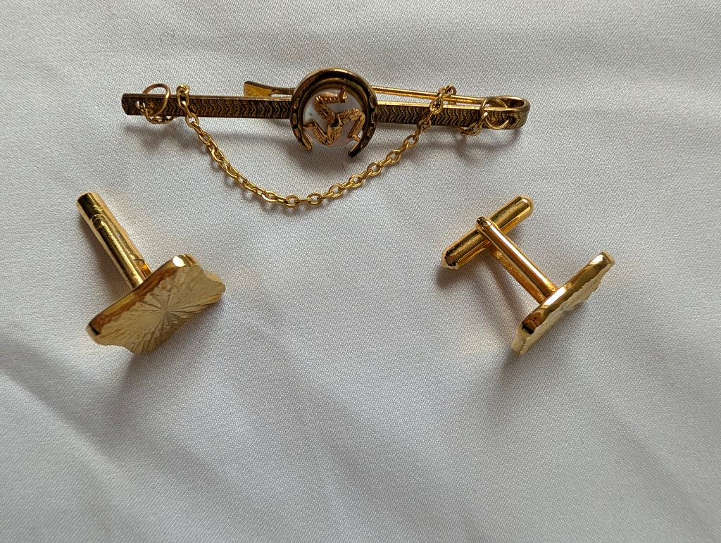 Vintage Isle of Man Tie Clip & Sunburst Cufflinks Set, Gold Tone Triskelion Horseshoe Tie Bar with Safety Chain, Mid Century Mens Gift