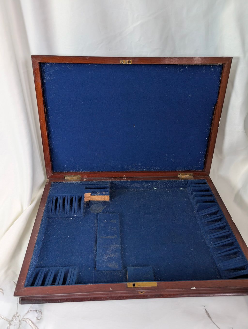 Antique Victorian Mahogany Cutlery Canteen Box – Brass Inlaid Shield Keepsake Trunk / Hanging Jewellery Display & Upcycle Project