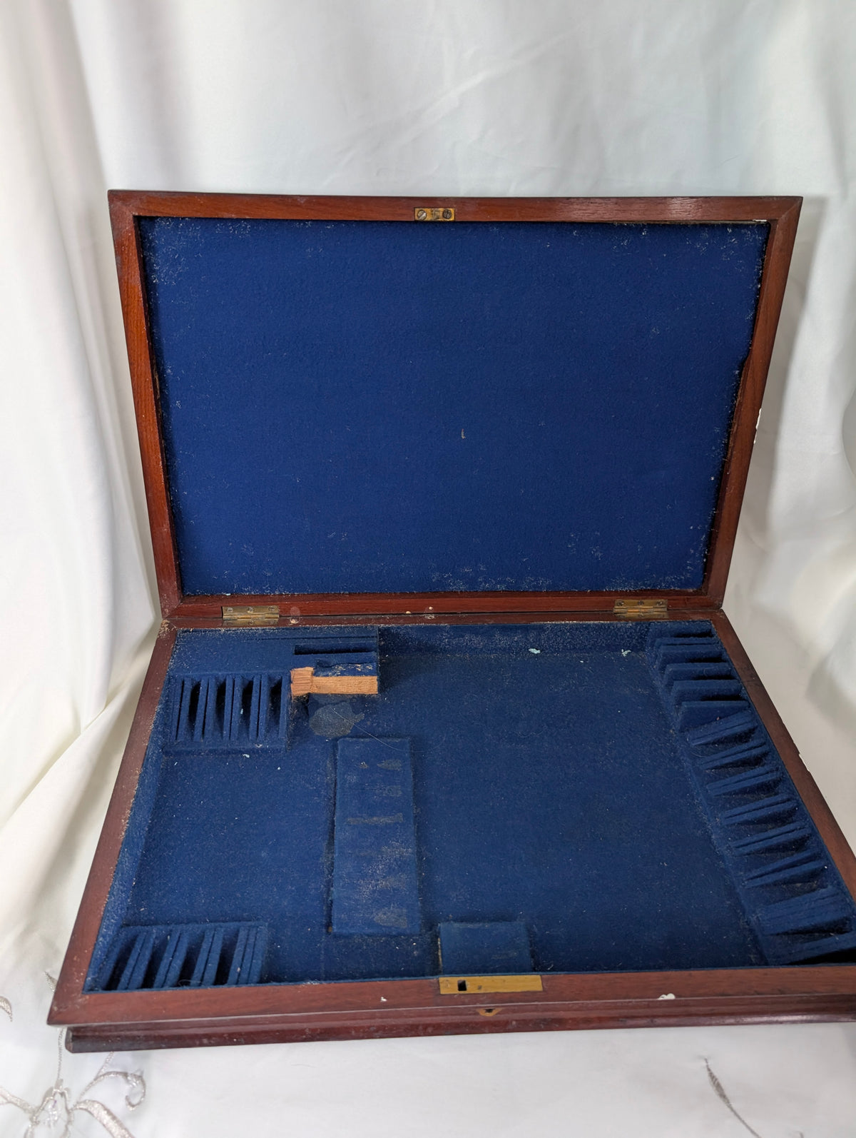 Antique Victorian Mahogany Cutlery Canteen Box – Brass Inlaid Shield Keepsake Trunk / Hanging Jewellery Display & Upcycle Project