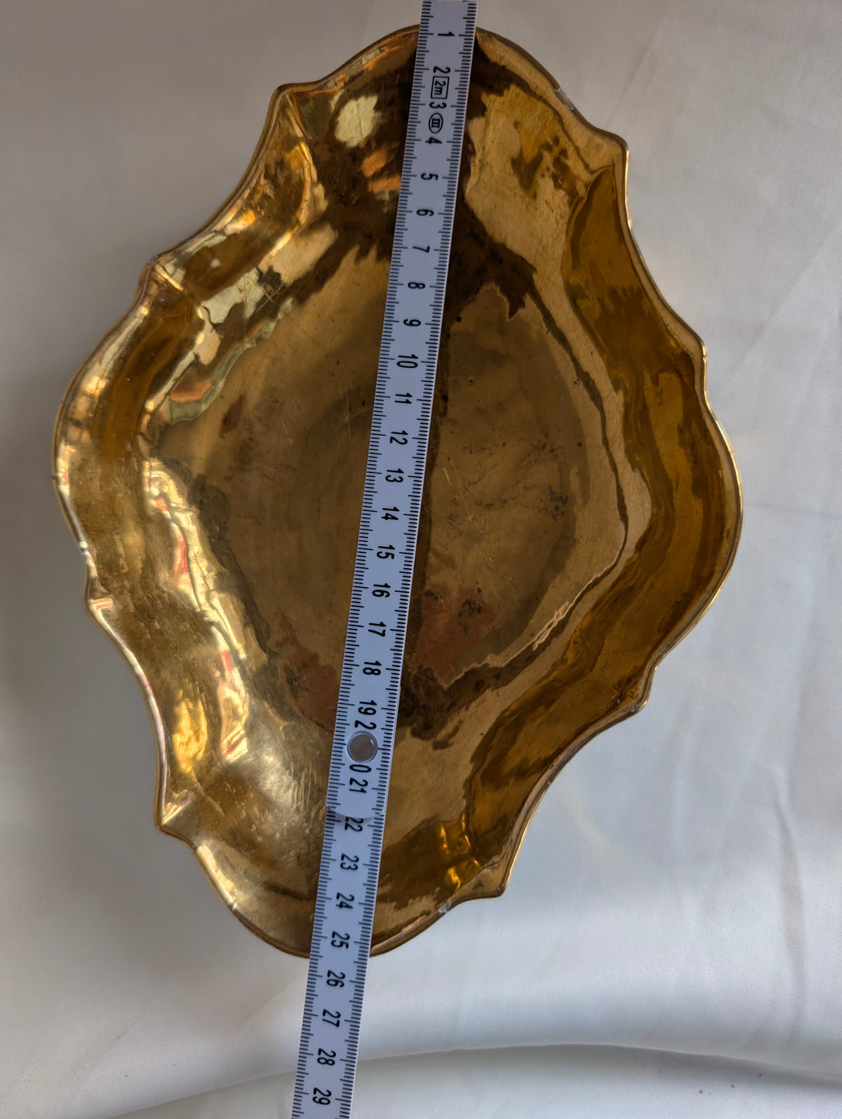 Vintage Scalloped Gilt Ceramic Trinket Dish – Hand-Signed Gold Leaf Style Vide-Poche & Jewellery Tray