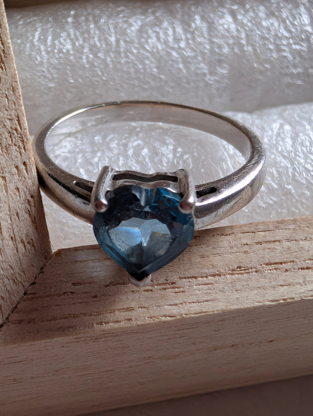925 Sterling Silver Heart Ring, Deep Ocean Blue Solitaire Ring, Teal Blue Heart Cut Promise Ring, Split Shoulder Silver Ring, Size N
