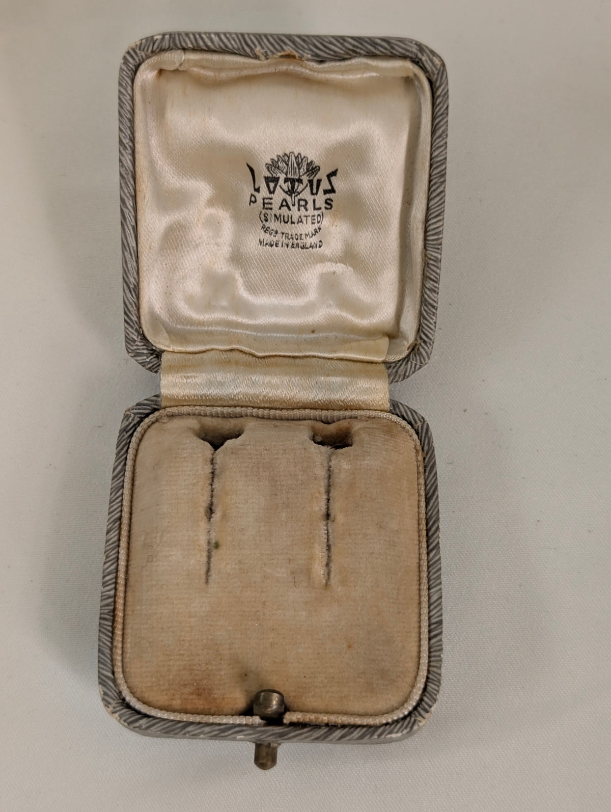 Vintage Jewellery Box with Unique Pearl Detail, Antique Trinket Keepsake Box, Retro Dressing Table Storage, Ornate Heirloom Earrings Box