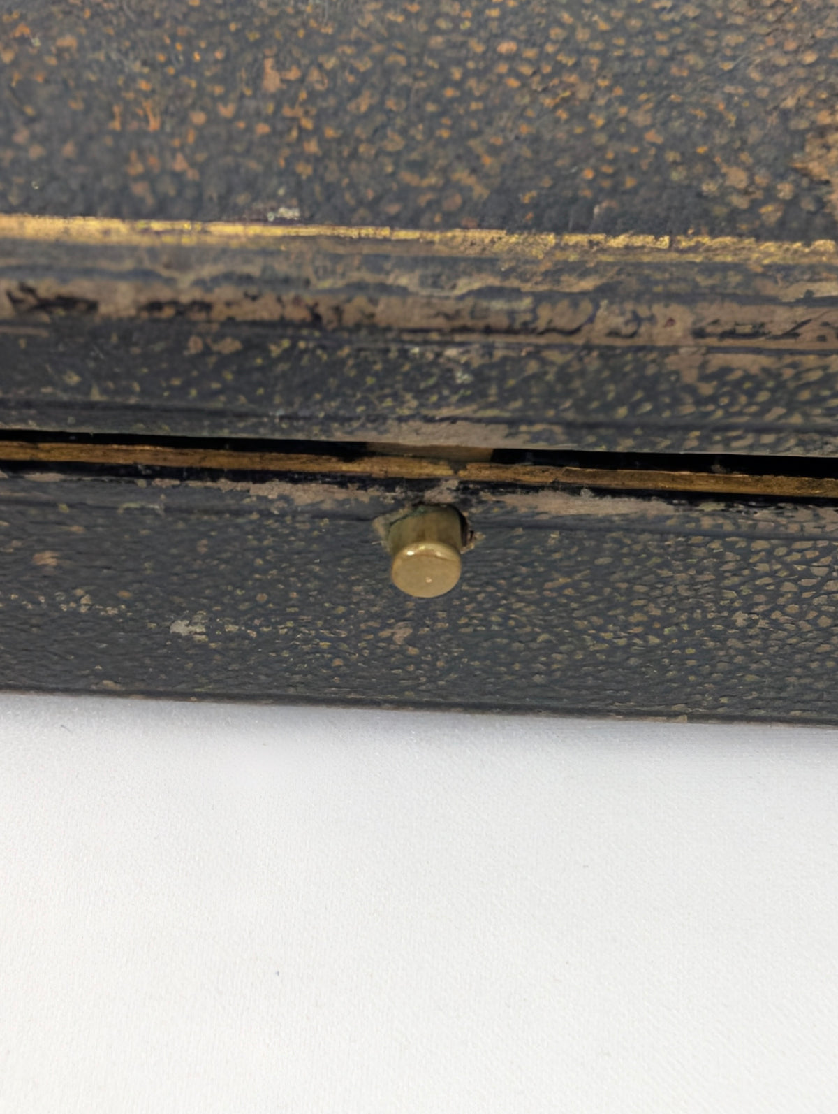 Antique Victorian Tooled Leather Brooch Box – Circa 1890s Fitted Bar Pin Case with Emerald Green Velvet & Silk Lining