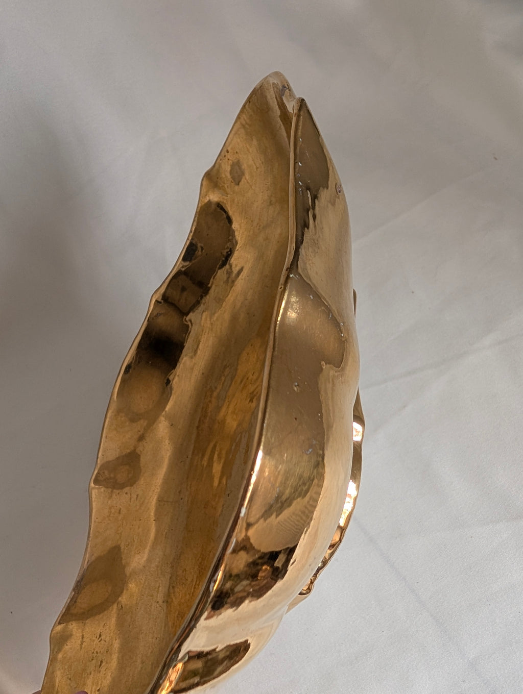 Vintage Scalloped Gilt Ceramic Trinket Dish – Hand-Signed Gold Leaf Style Vide-Poche & Jewellery Tray